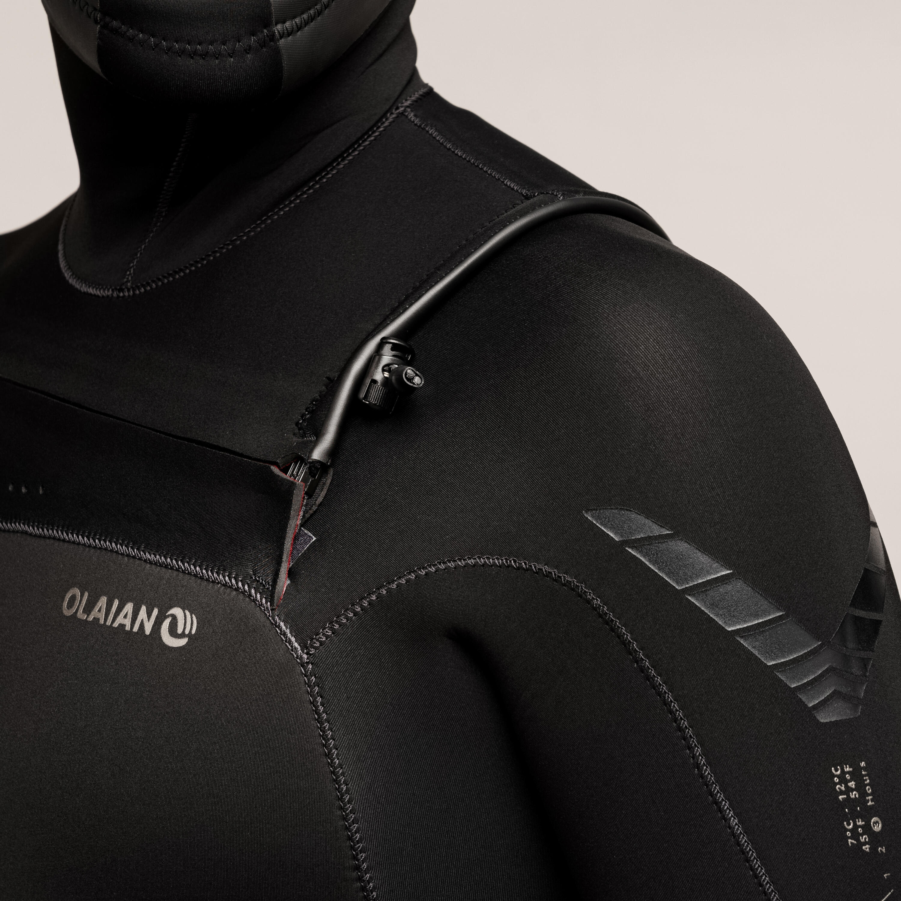 Neopreno surf Hombre agua fría 5/4mm con capucha 900 negro 5/8