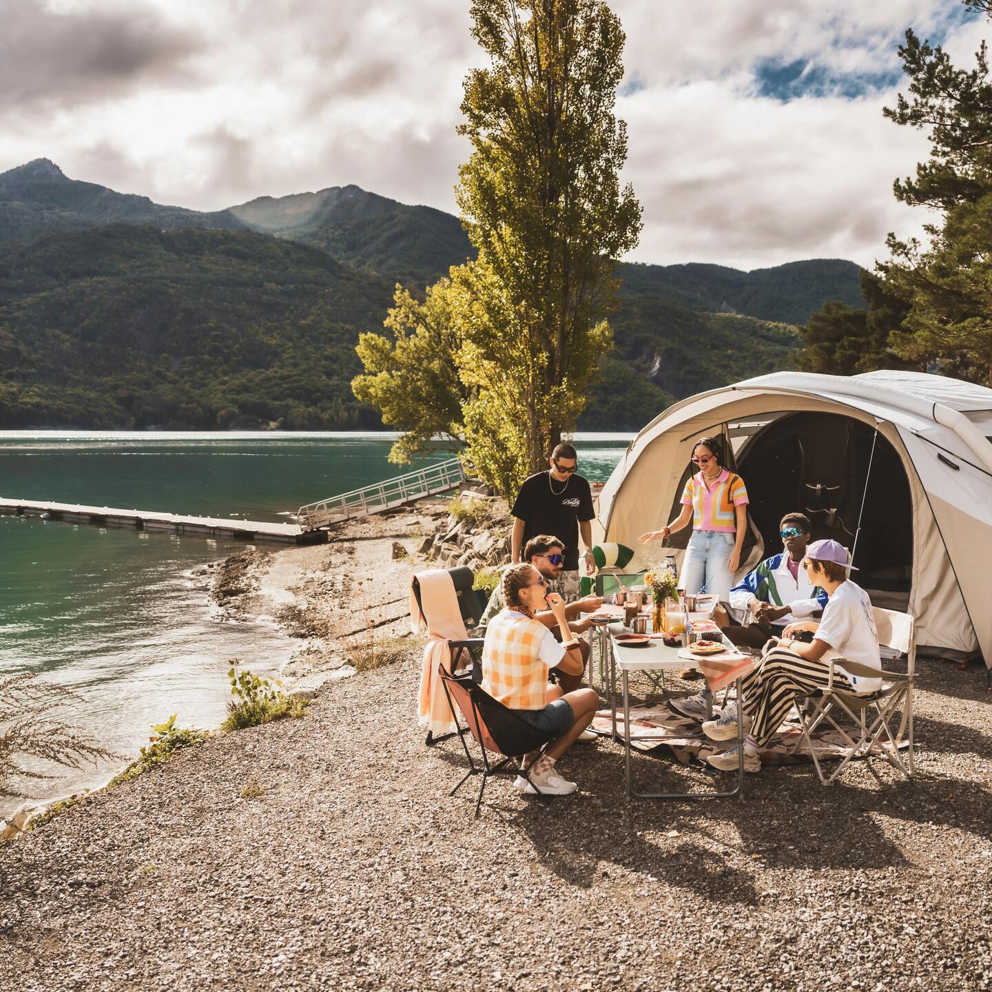 QUECHUA Camping Header See