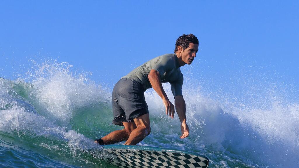 Surfing 