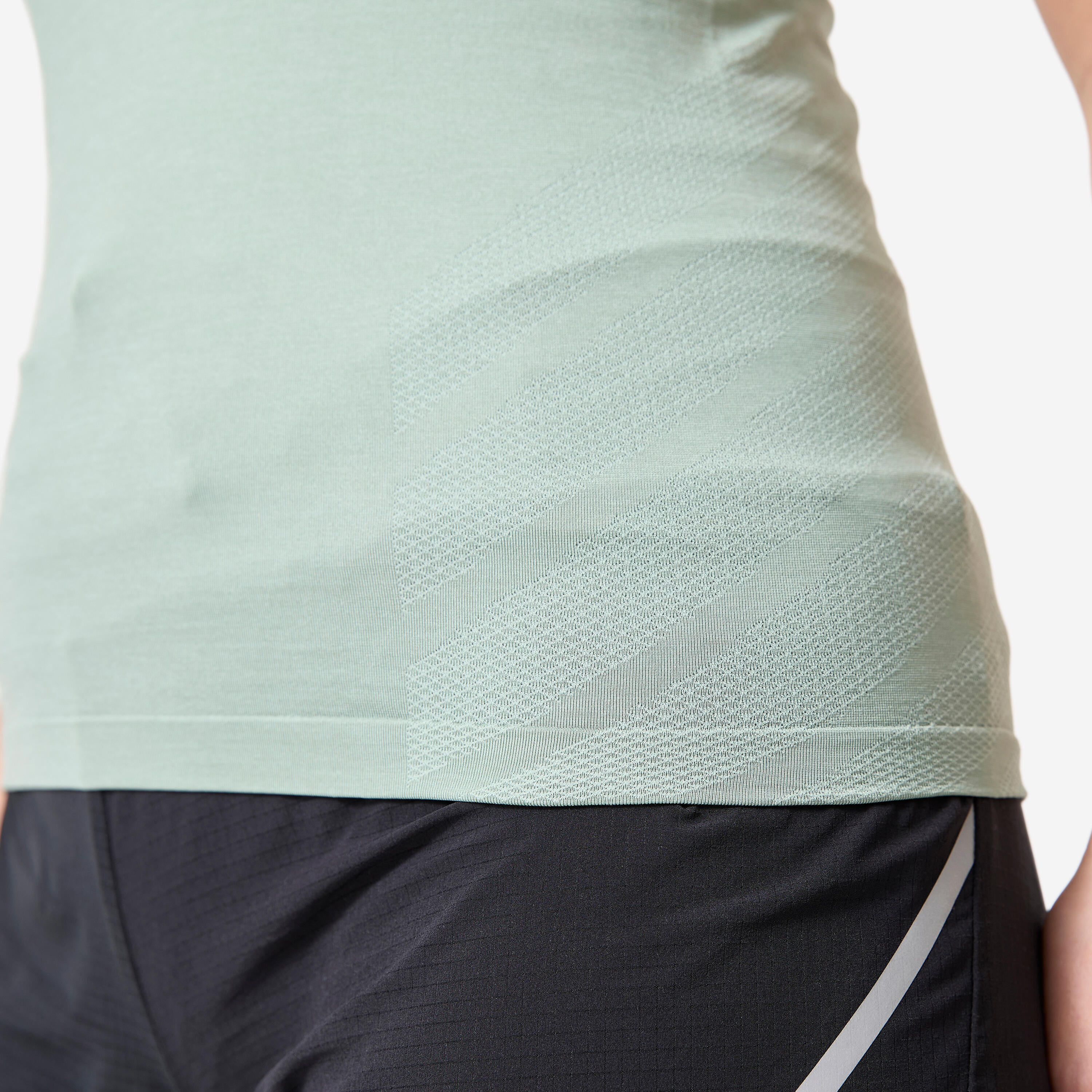 Nahtloses Running- & Trail-T-Shirt für Damen, Kiprun Run 500 Confort hellkhaki 5/8