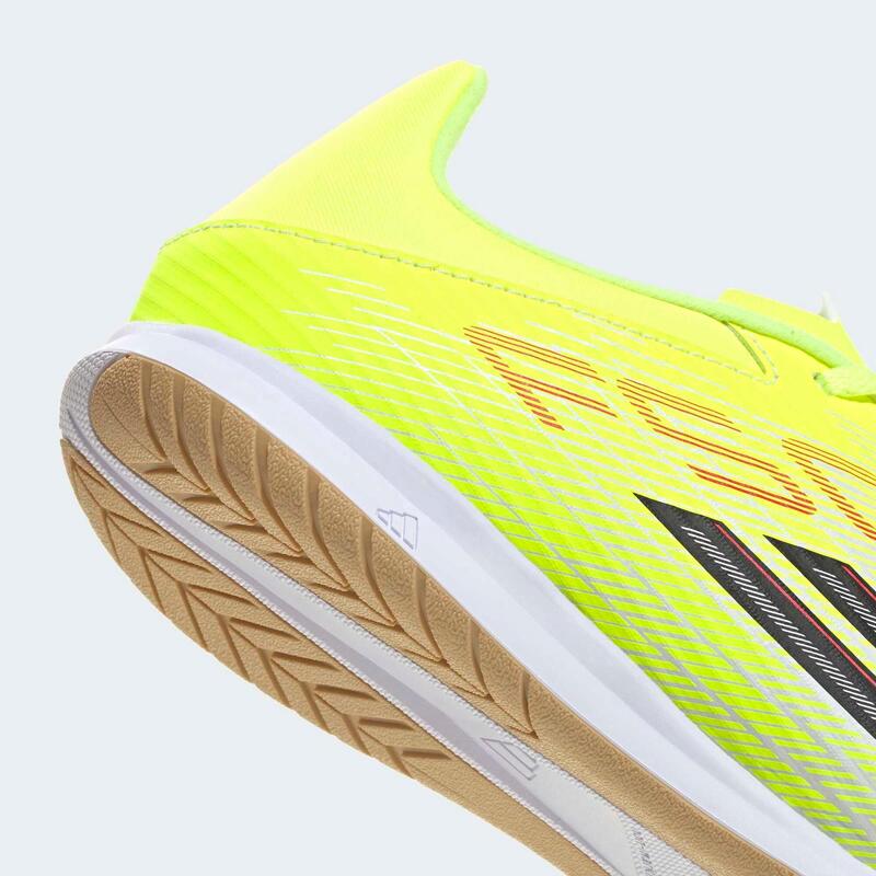 Futsalové kopačky F50 Club pro dospělé