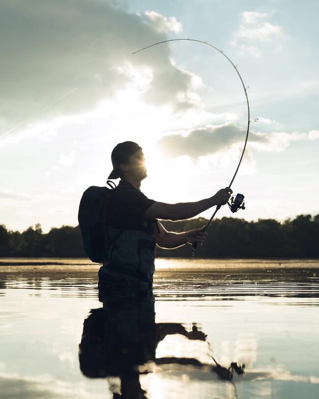 Angler with his Wxm 500 for pike fishing