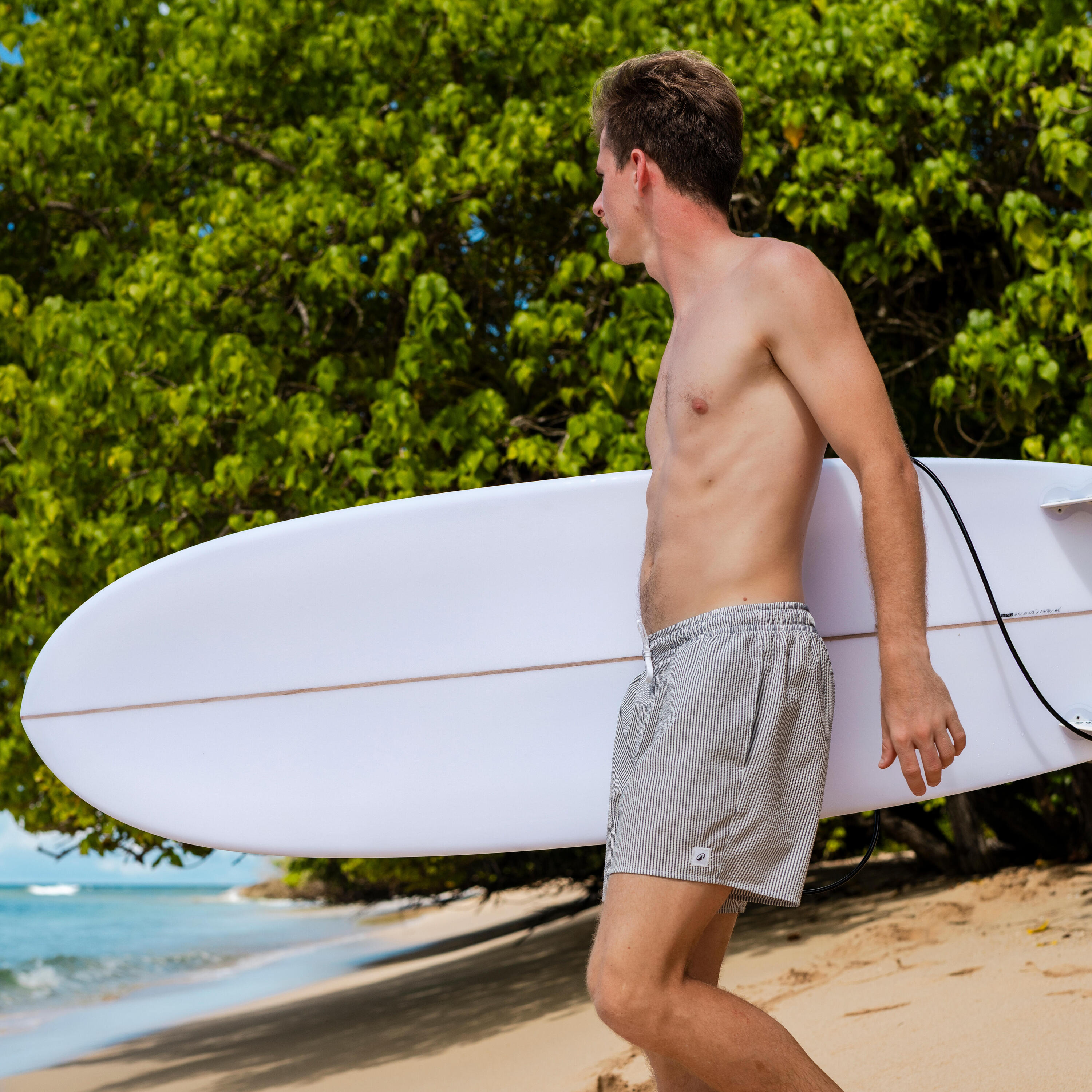 Short de surf court 15″ homme, 100 2/7