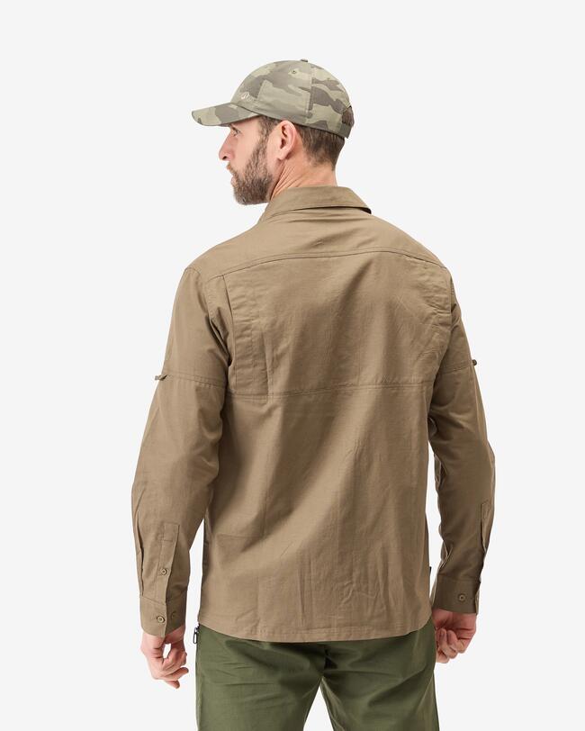 La chemise en chanvre vous permet de rester au frais. 