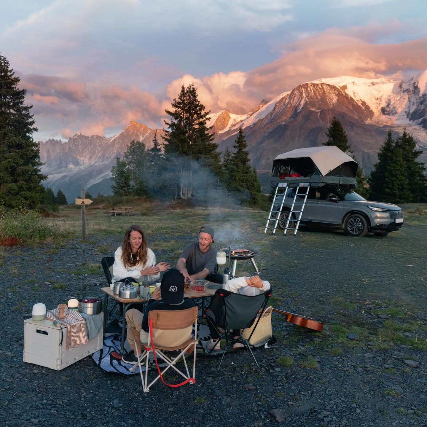 QUECHUA Camping Header