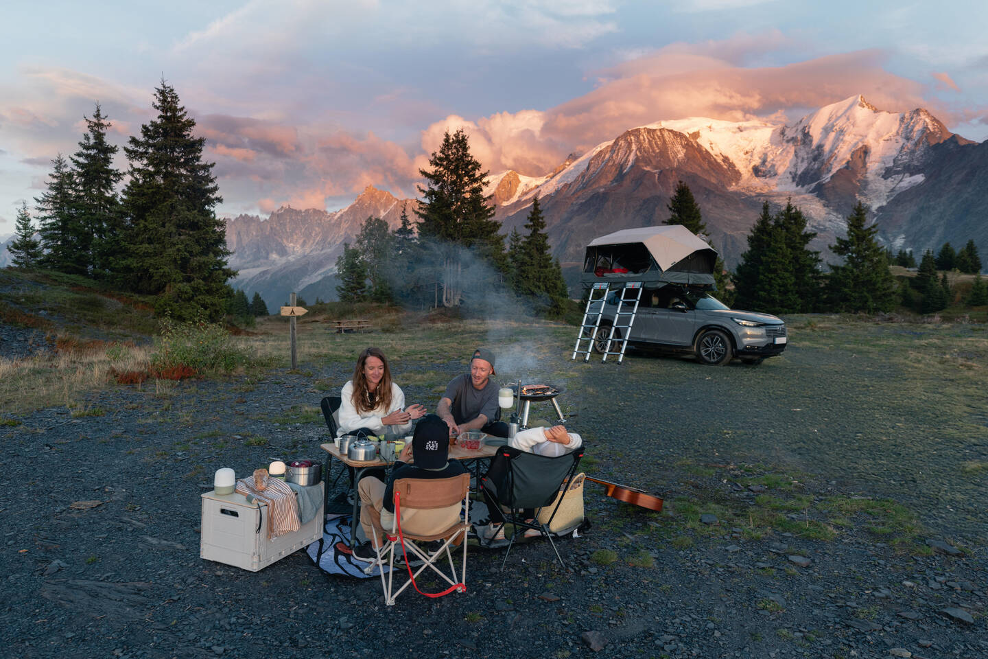 QUECHUA Camping Header