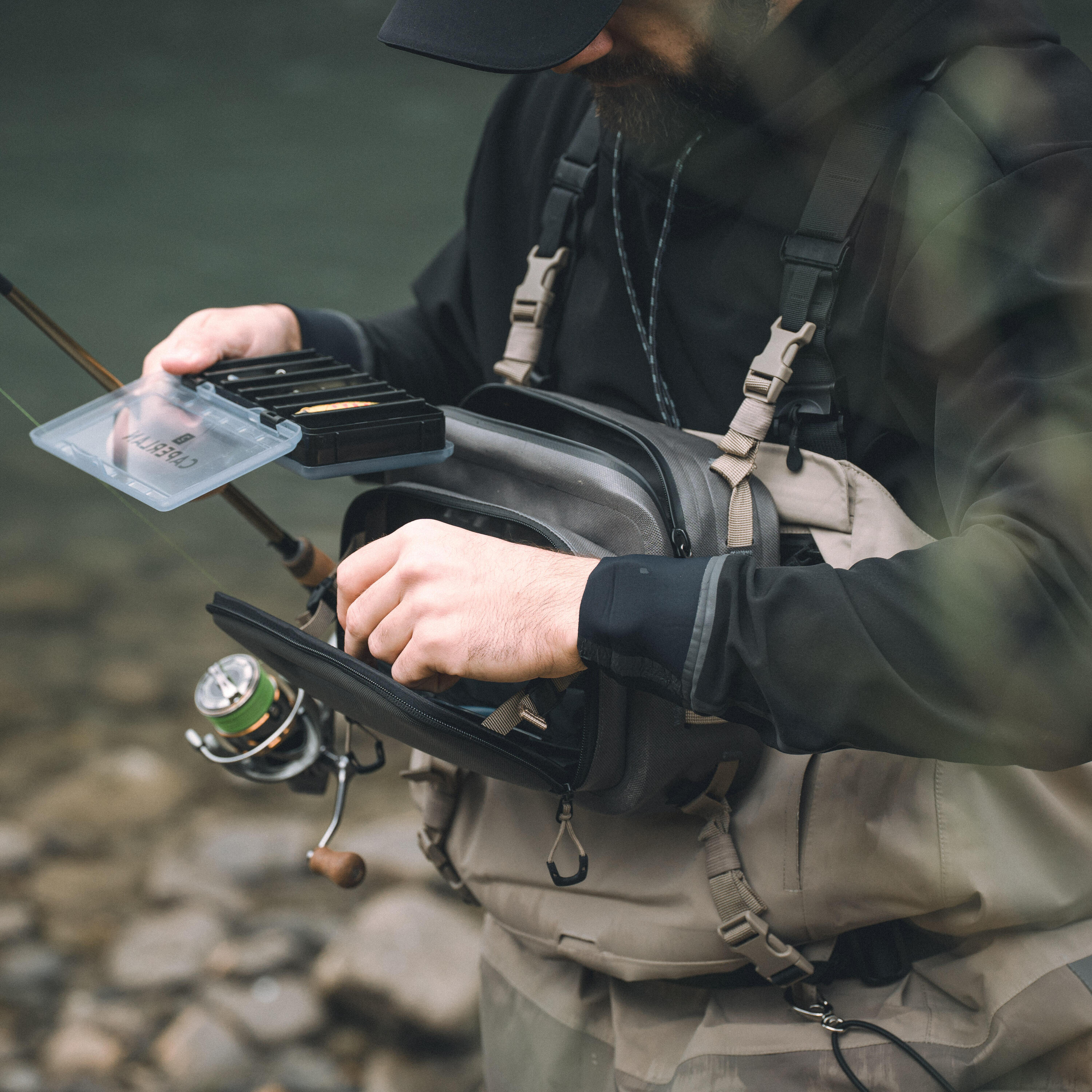 Sac Chest pack de pêche 900 5l étanche 18/22