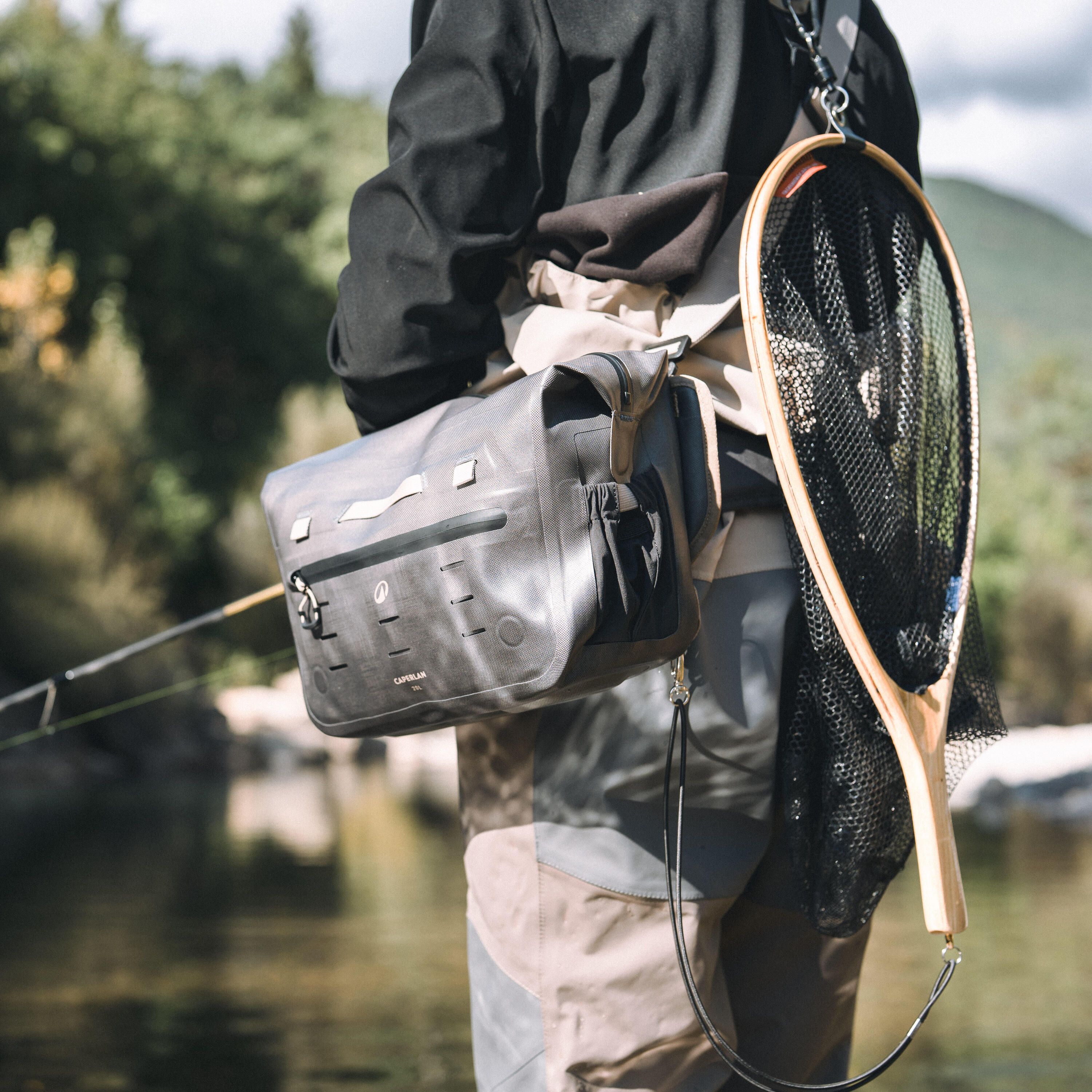 Sac ceinture de pêche 900 12l étanche 11/17
