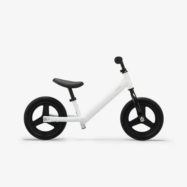 White balance bike with no pedals