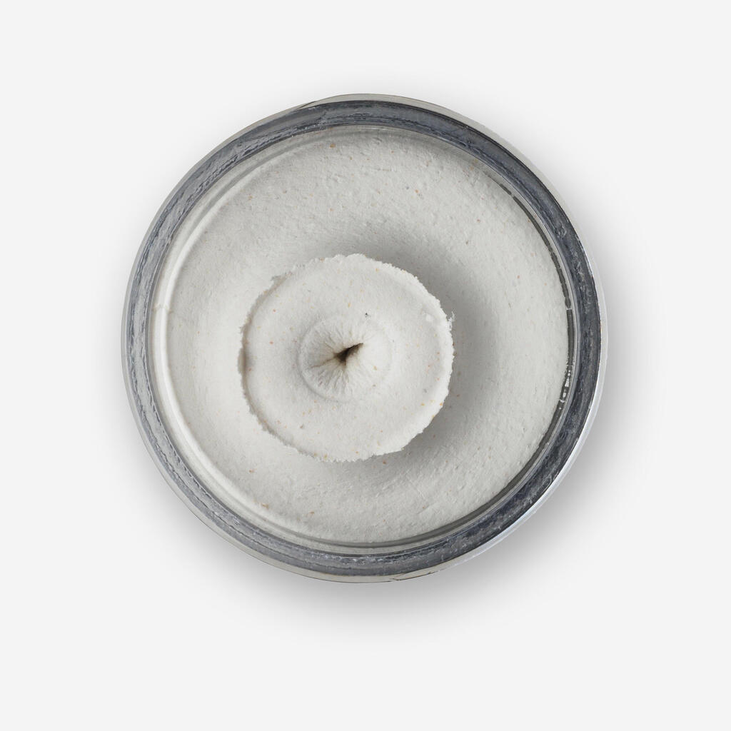 Bela pasta za ribolov postrvi