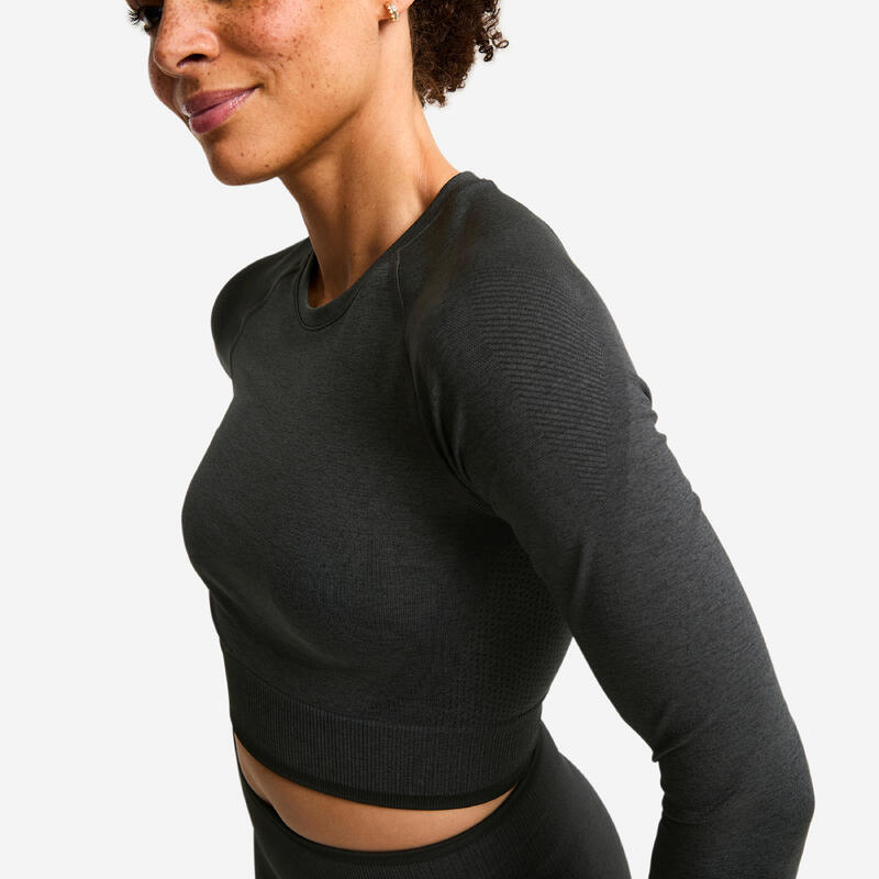 Dámský crop top s dlouhým rukávem na posilování