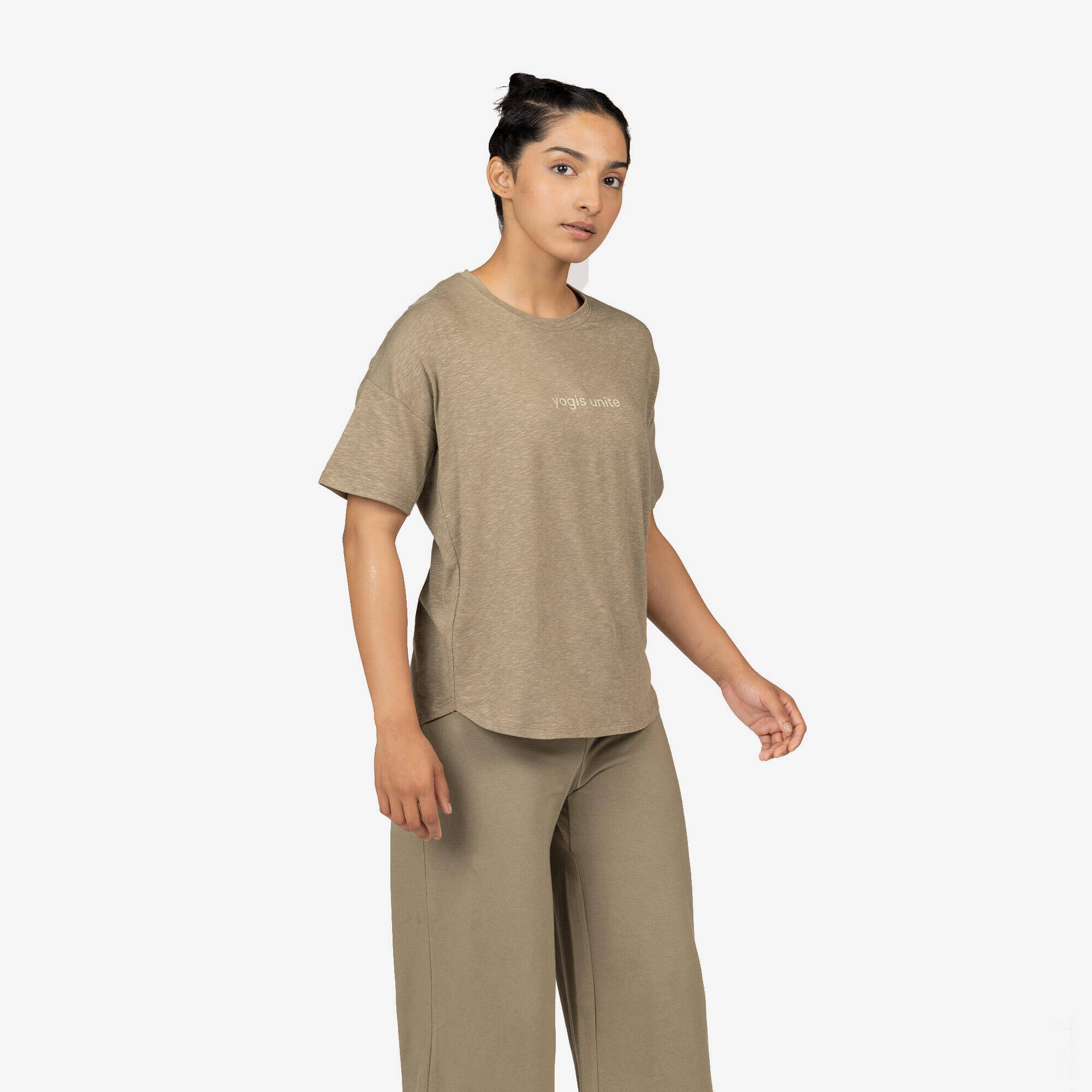 Women's Short-Sleeved Yoga T-Shirt - Wengé Brown -  4