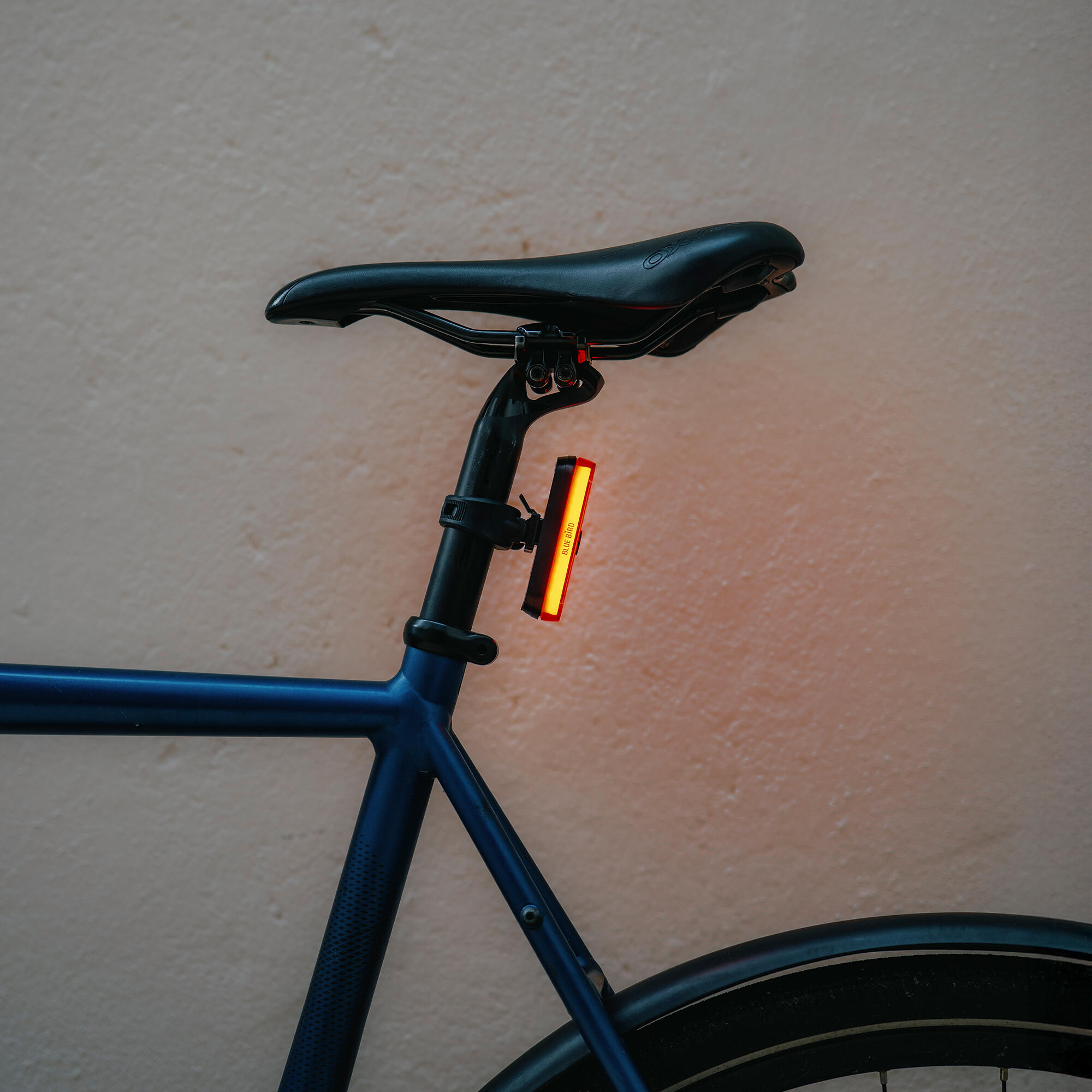 Fahrradbeleuchtung Rücklicht Blue Bird COB mit Bremslichtfunktion 6/6