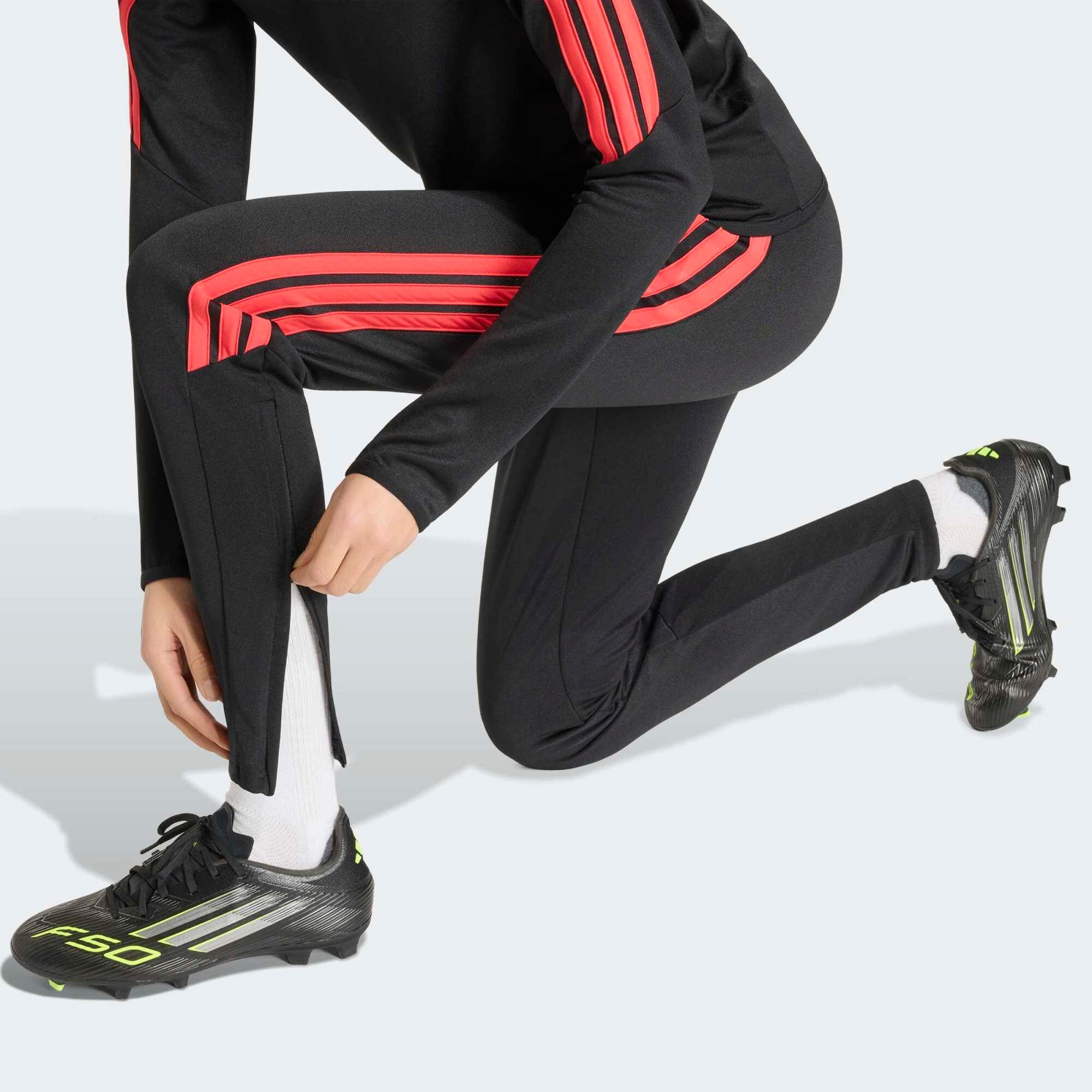 Pantalon d'entraînement adidas Tiro 26 Femme Adulte Noir/Rouge 6/7