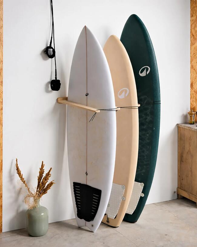 Stockez jusqu'à 3 planches de surf