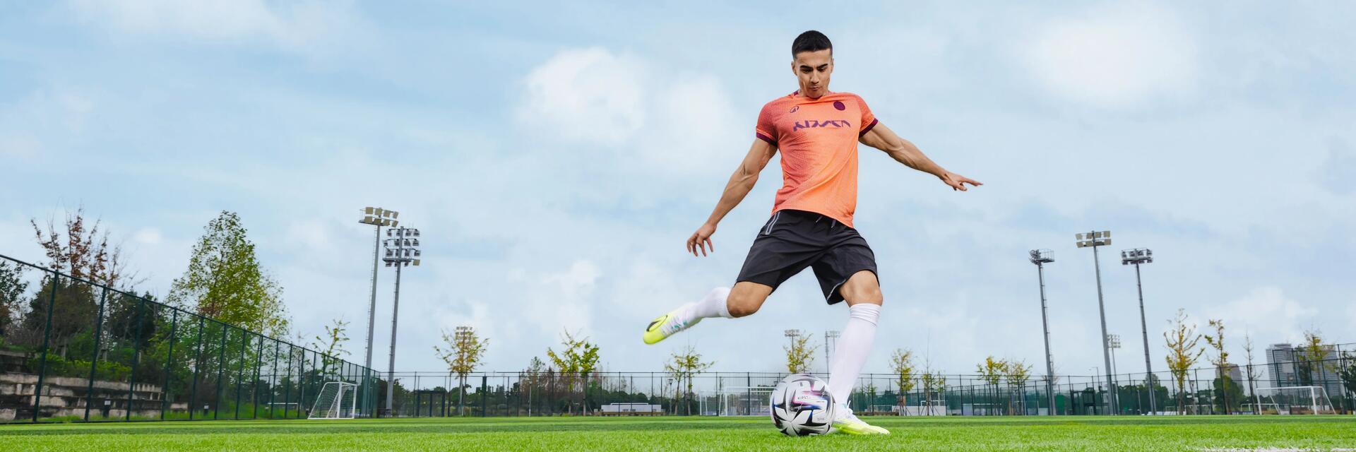 s'entraîner à la maison cardio football