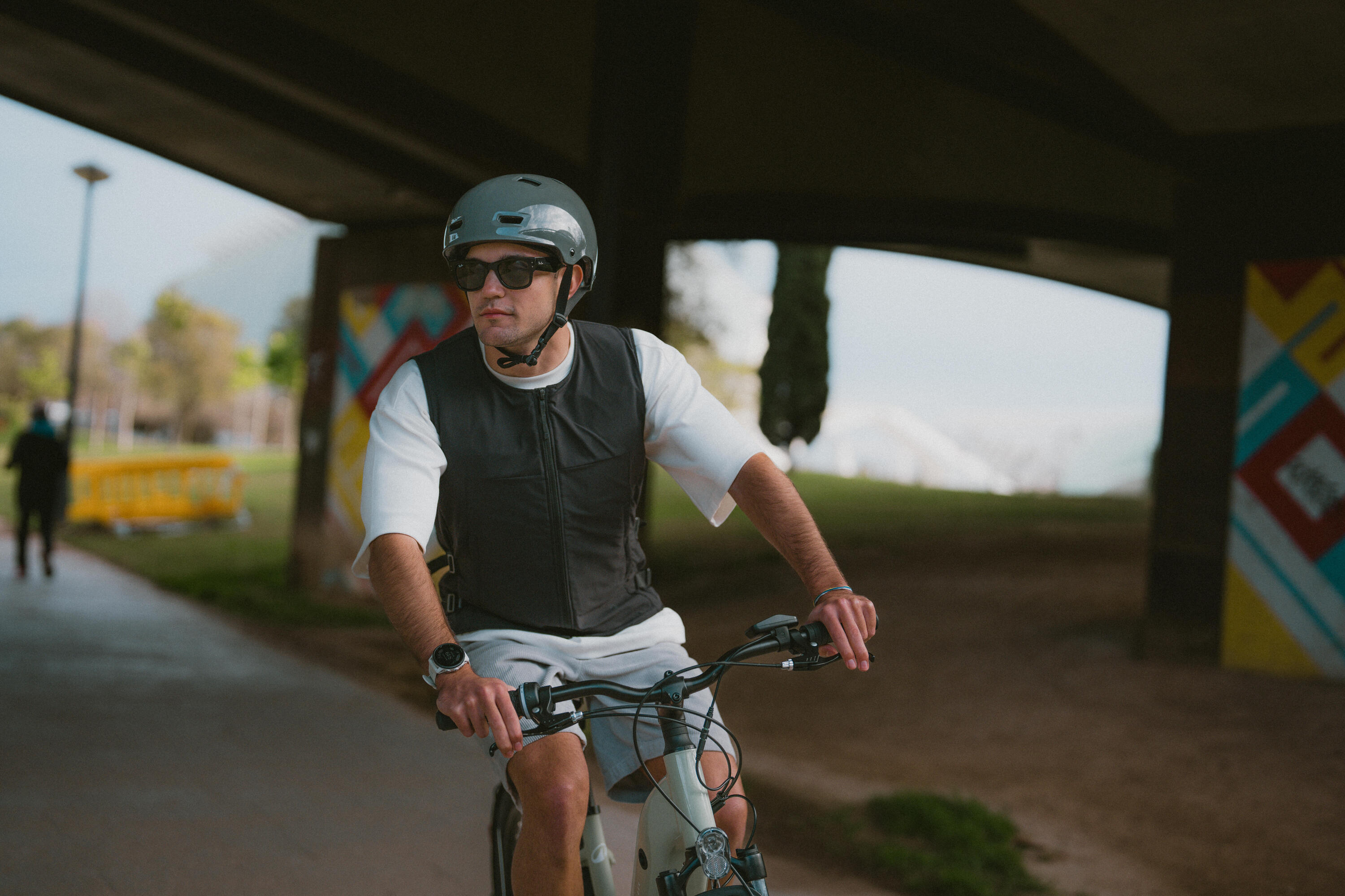 Airbag Weste elektronisch Fahrrad/Scooter Erwachsene schwarz 26/29