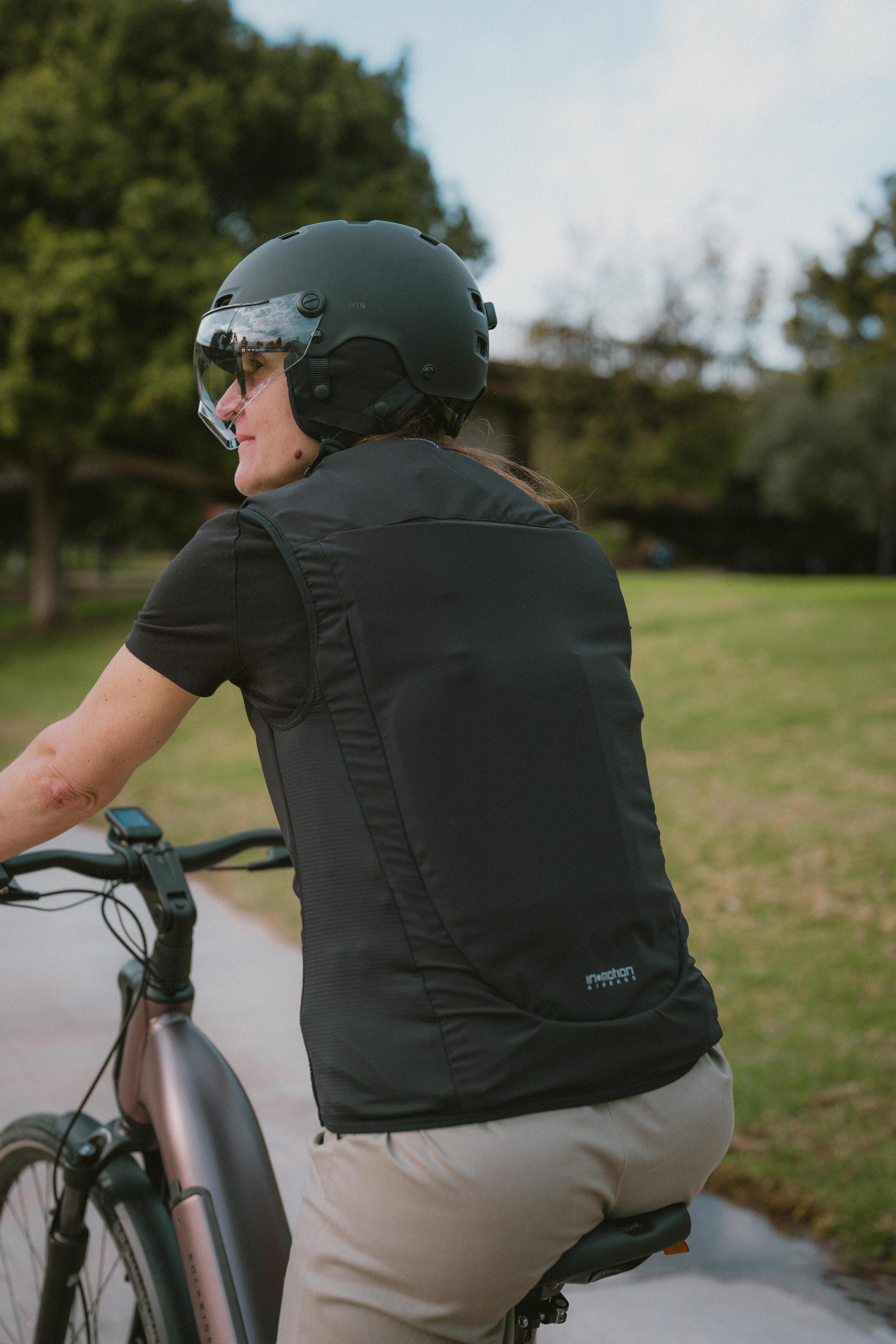Airbag Weste elektronisch Fahrrad/Scooter Erwachsene schwarz 25/29