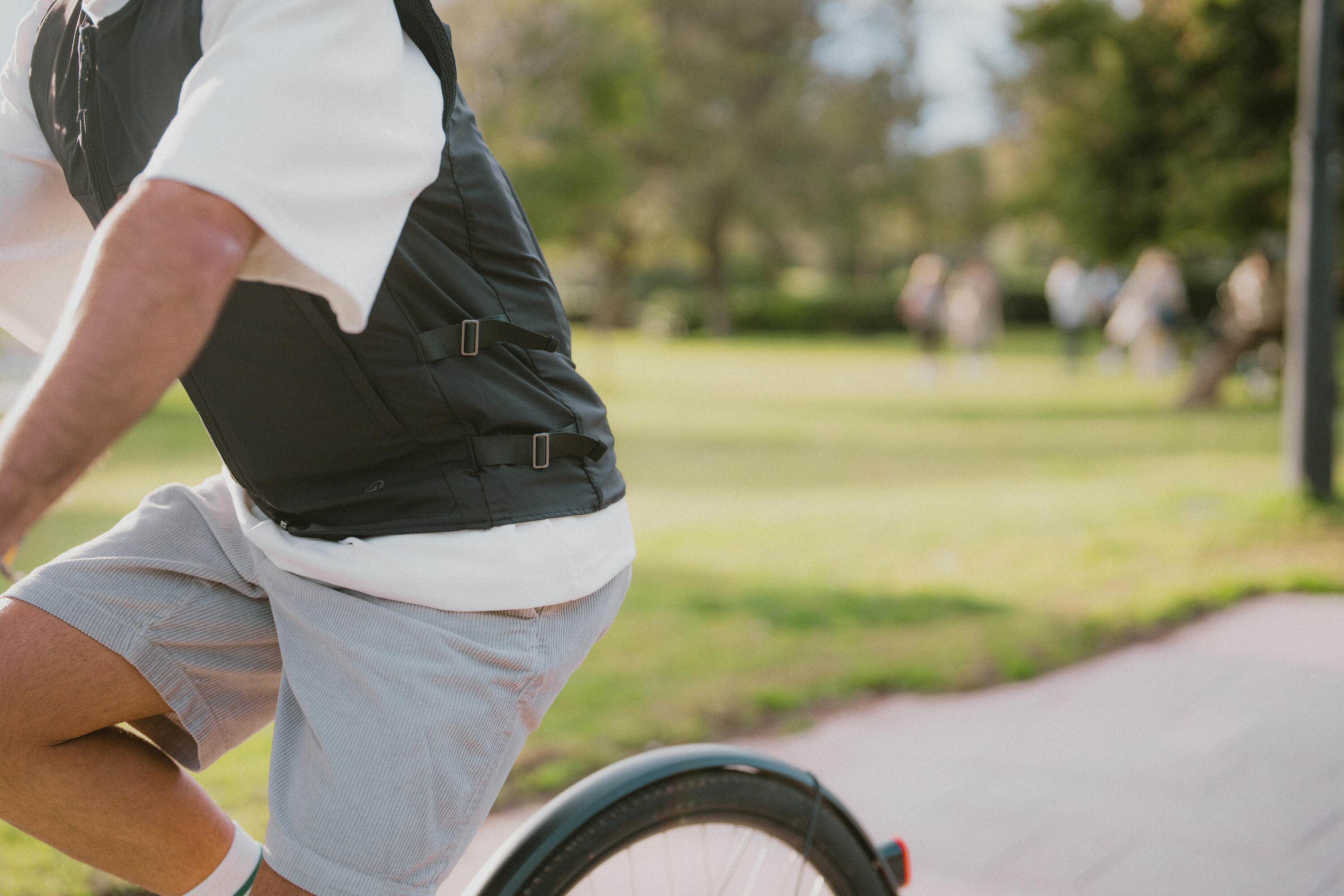 Airbag Weste elektronisch Fahrrad/Scooter Erwachsene schwarz 24/29