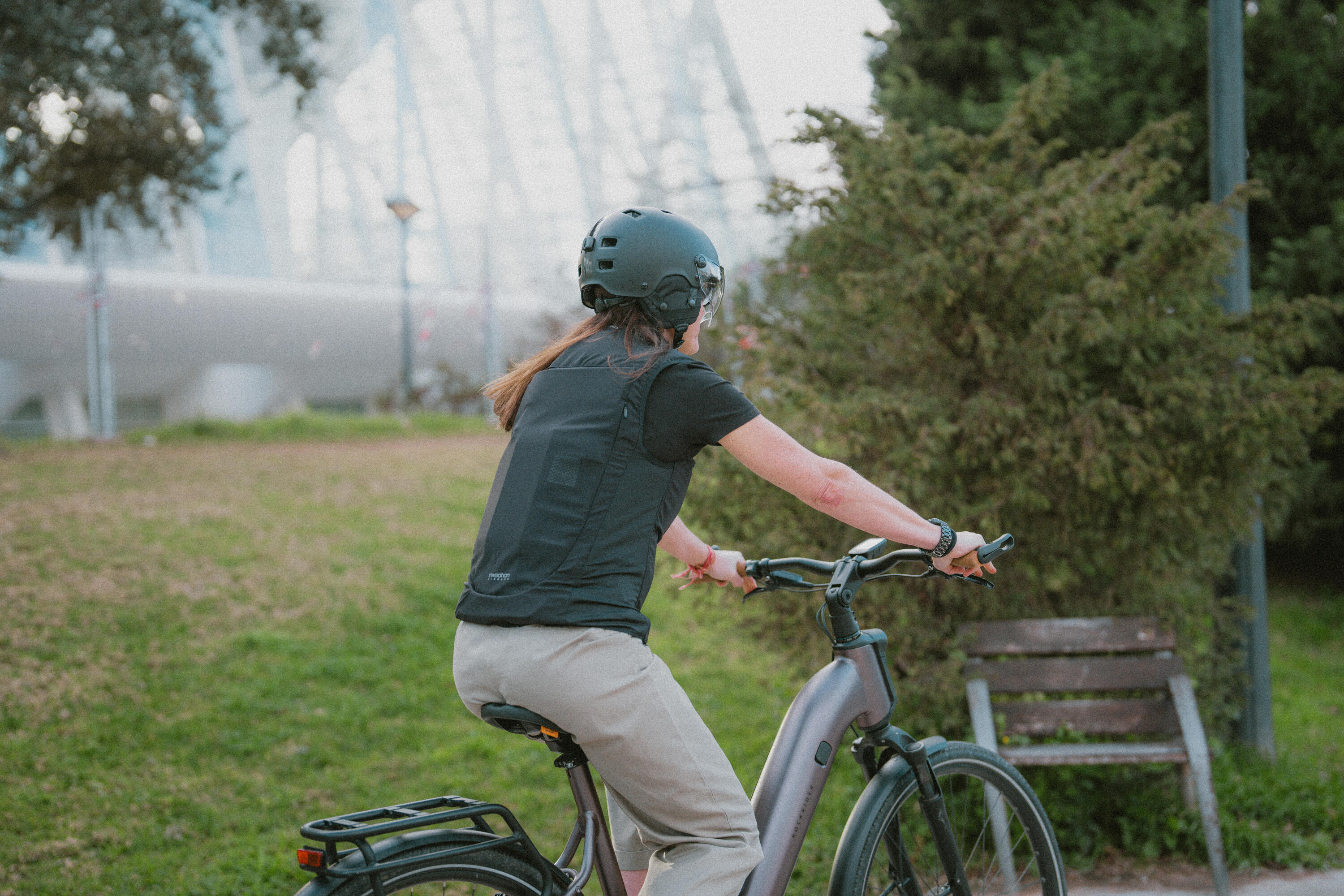 Airbag Weste elektronisch Fahrrad/Scooter Erwachsene schwarz 20/29