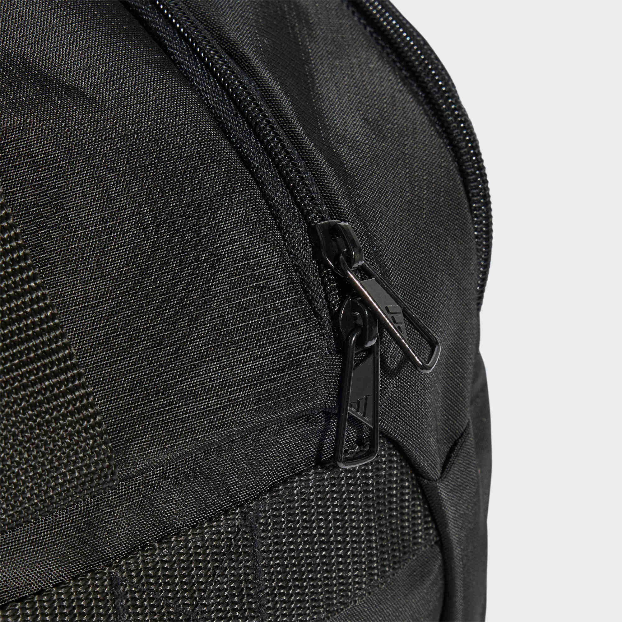 Sac de sport adidas Defender Duffel 22,5 L 7/8