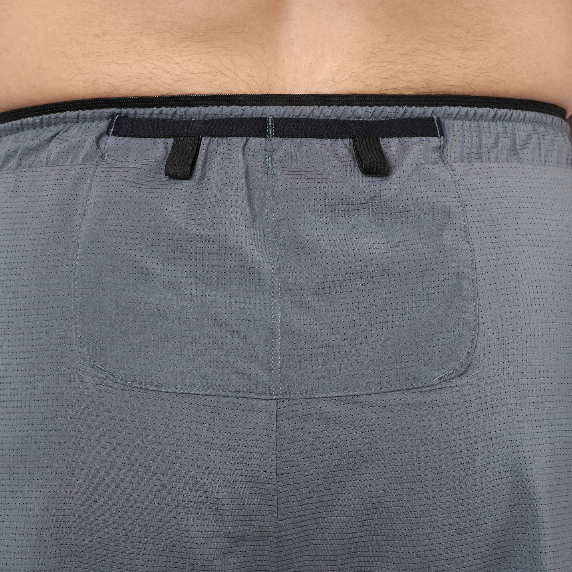 Pantaloncino running uomo MIZUNO TECH LIGHT 3.5 GRIGIO 4/4