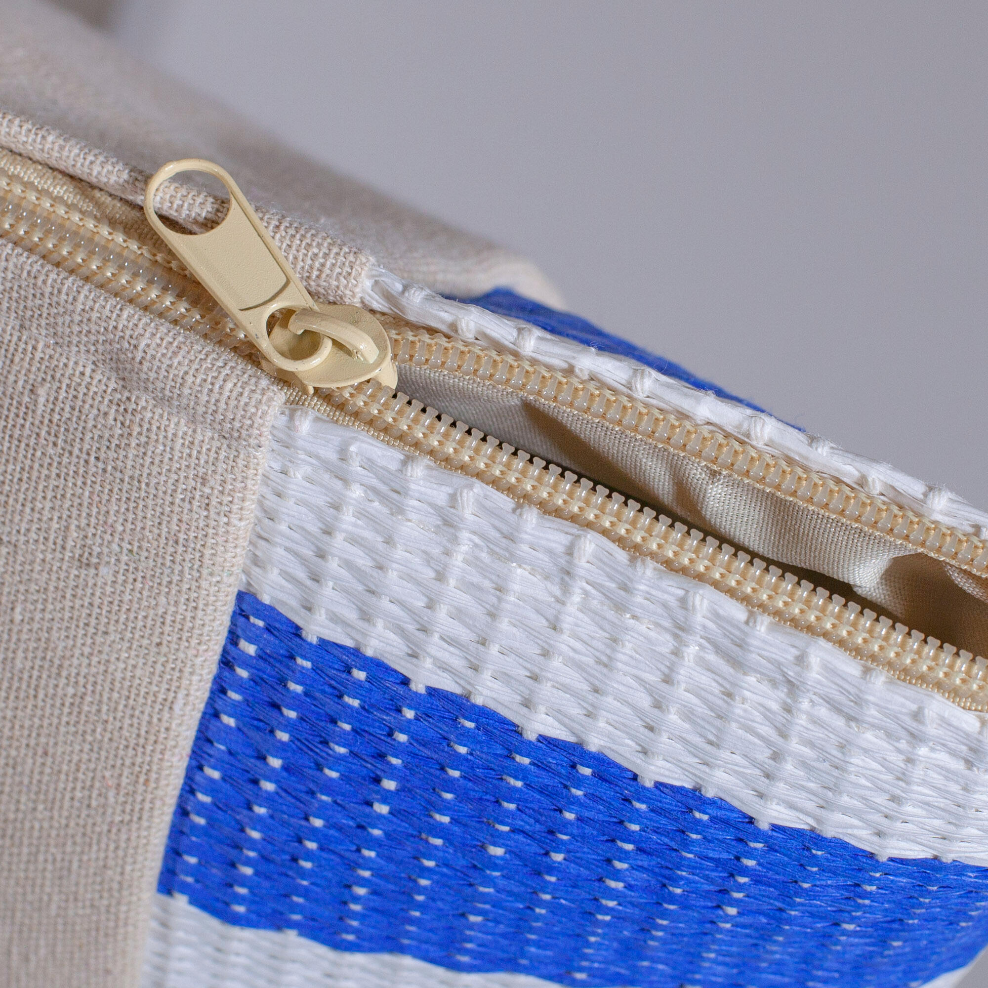 Saco de Praia Tela em Cru e Riscas em Branco e Azul 3/6