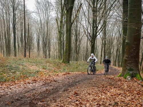 SUIVRE LES PLUS BEAUX CIRCUITS VTT EN FRANCE AVEC VOS ENFANTS 