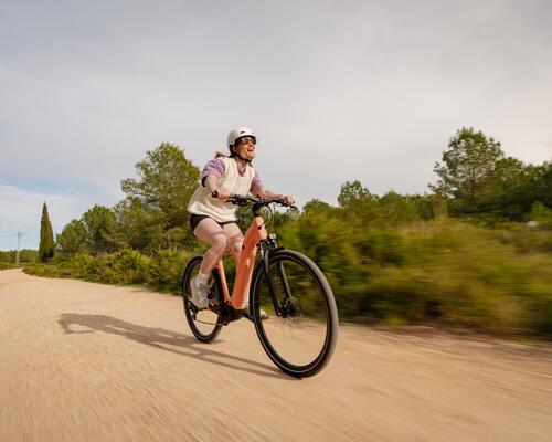 Come scegliere la bici trekking a pedalata assistita?