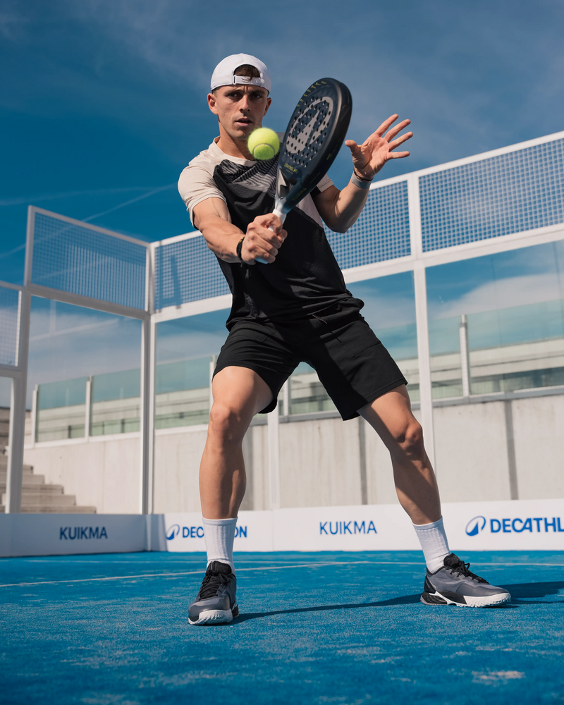 ¿Cómo golpear volea en pádel? Trucos y técnica