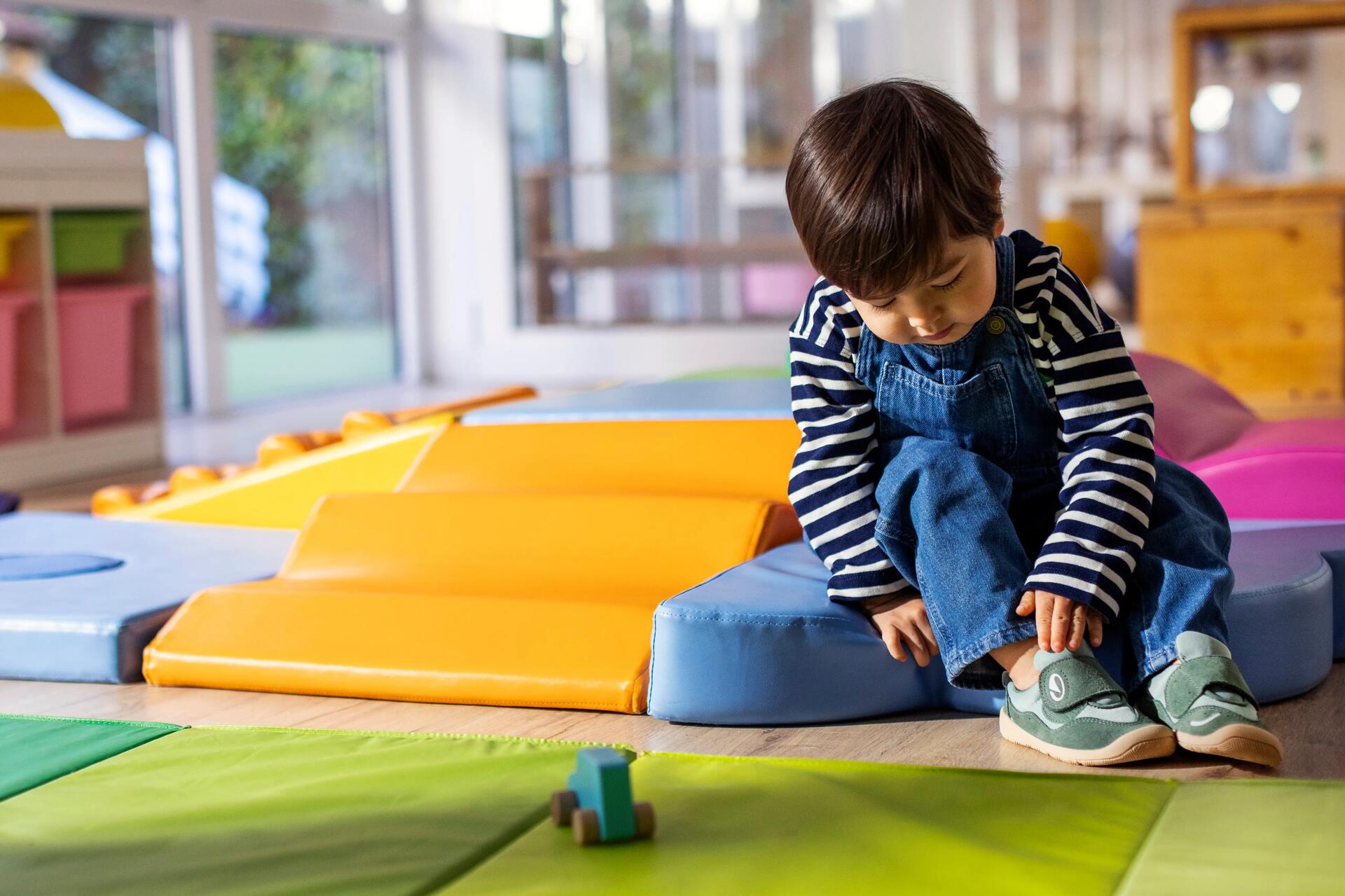 Schuhe für das Baby- und Kinderturnen