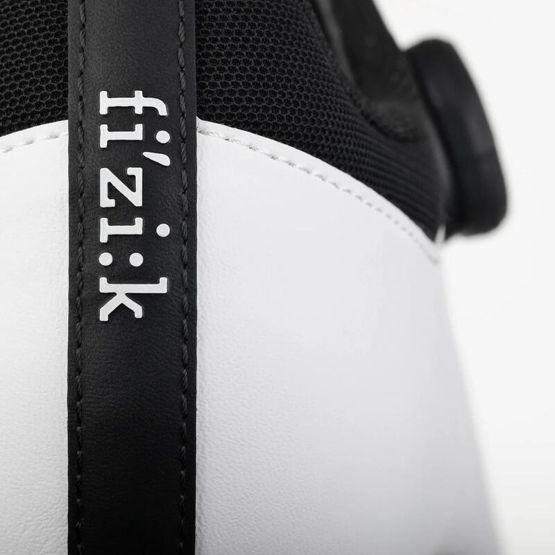 Tretry na silniční kolo Fizik Vento Omna WideFit