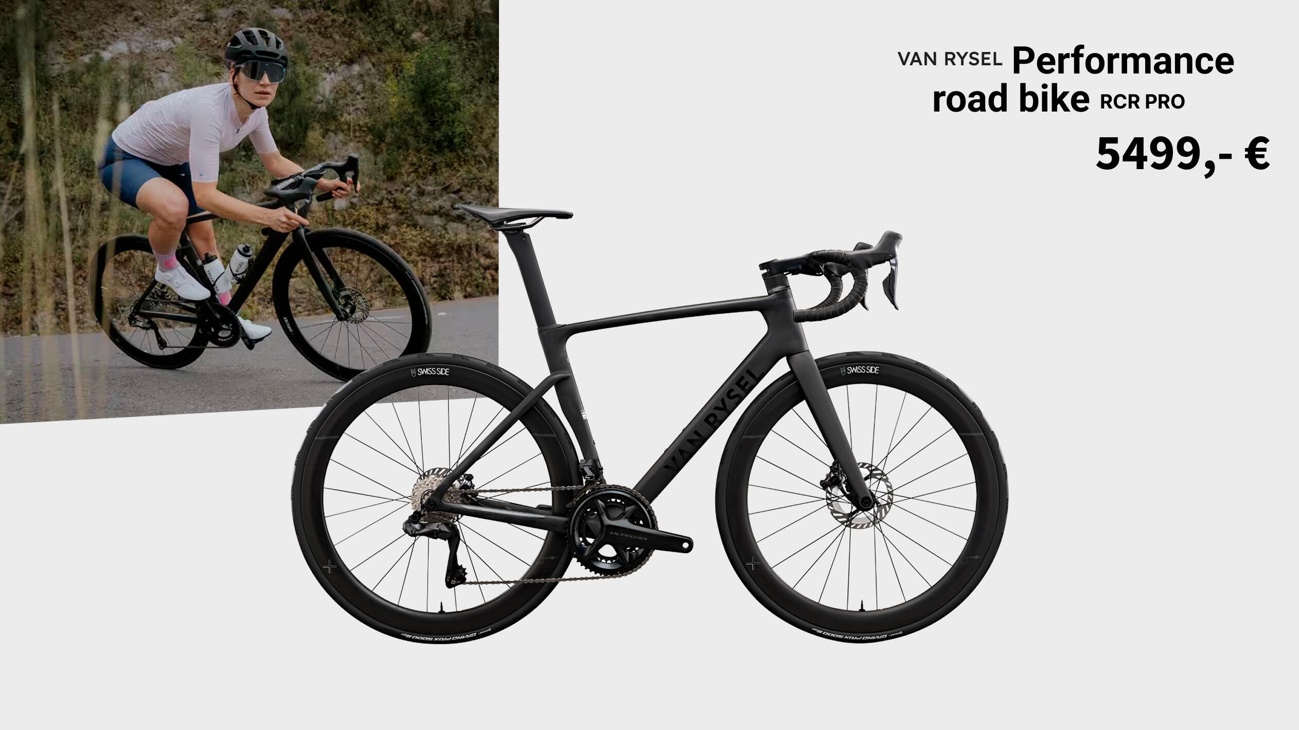 Werbegrafik für das Van Rysel Performance Road Bike RCR PRO (5499 €), die links eine Radfahrerin in Aktion auf einer Bergstraße und rechts eine Studioaufnahme des komplett schwarzen Carbon-Rennrads zeigt. Das Rad ist vor grauem Hintergrund freigestellt, mit deutlich sichtbarem „VAN RYSEL“-Schriftzug am Unterrohr.
