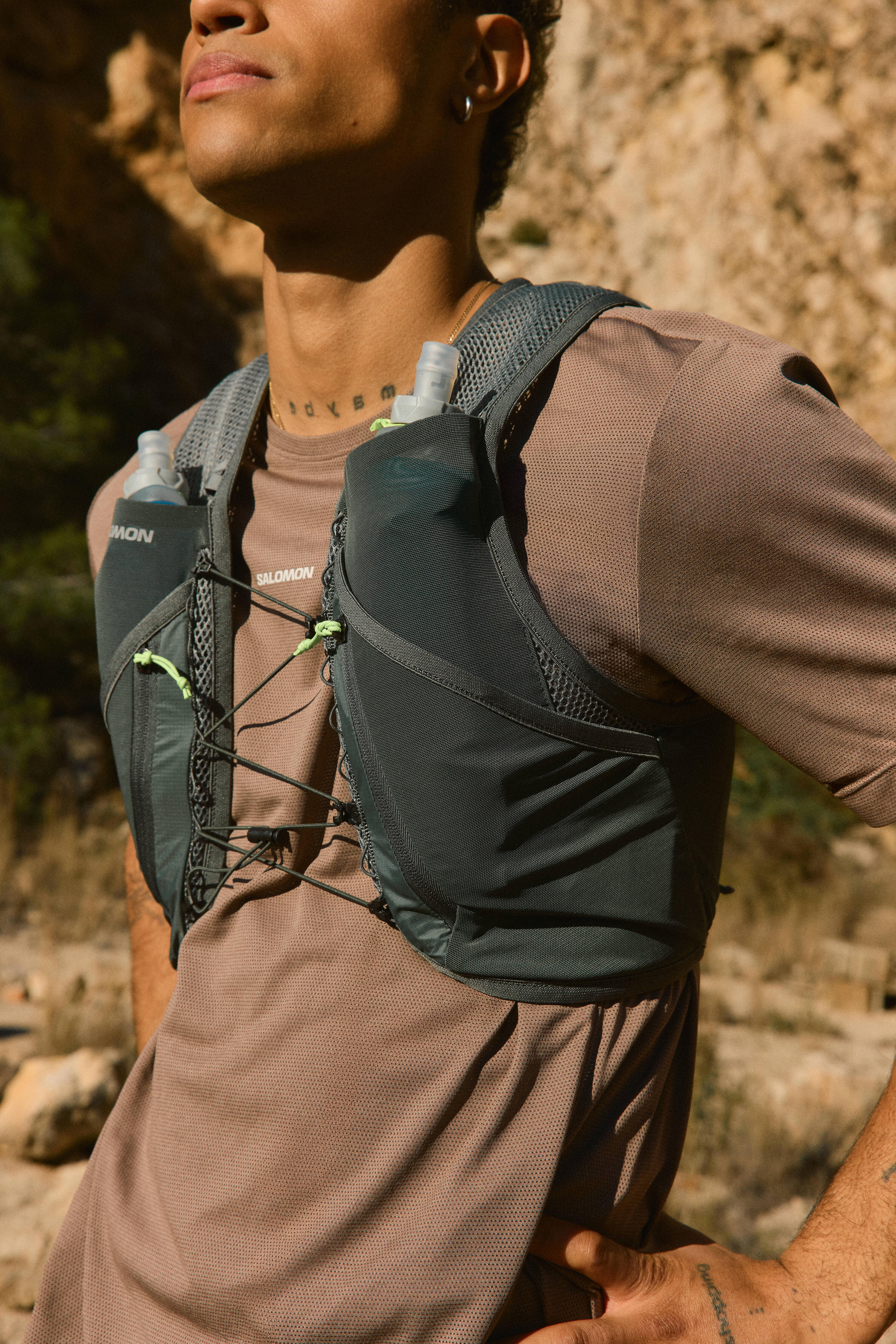 Trailbag 8L Salomon Skin Pro 8 inkl. Trinkflaschen, grün 3/8
