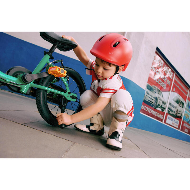 Dětská cyklistická helma Play 500 47–55 cm