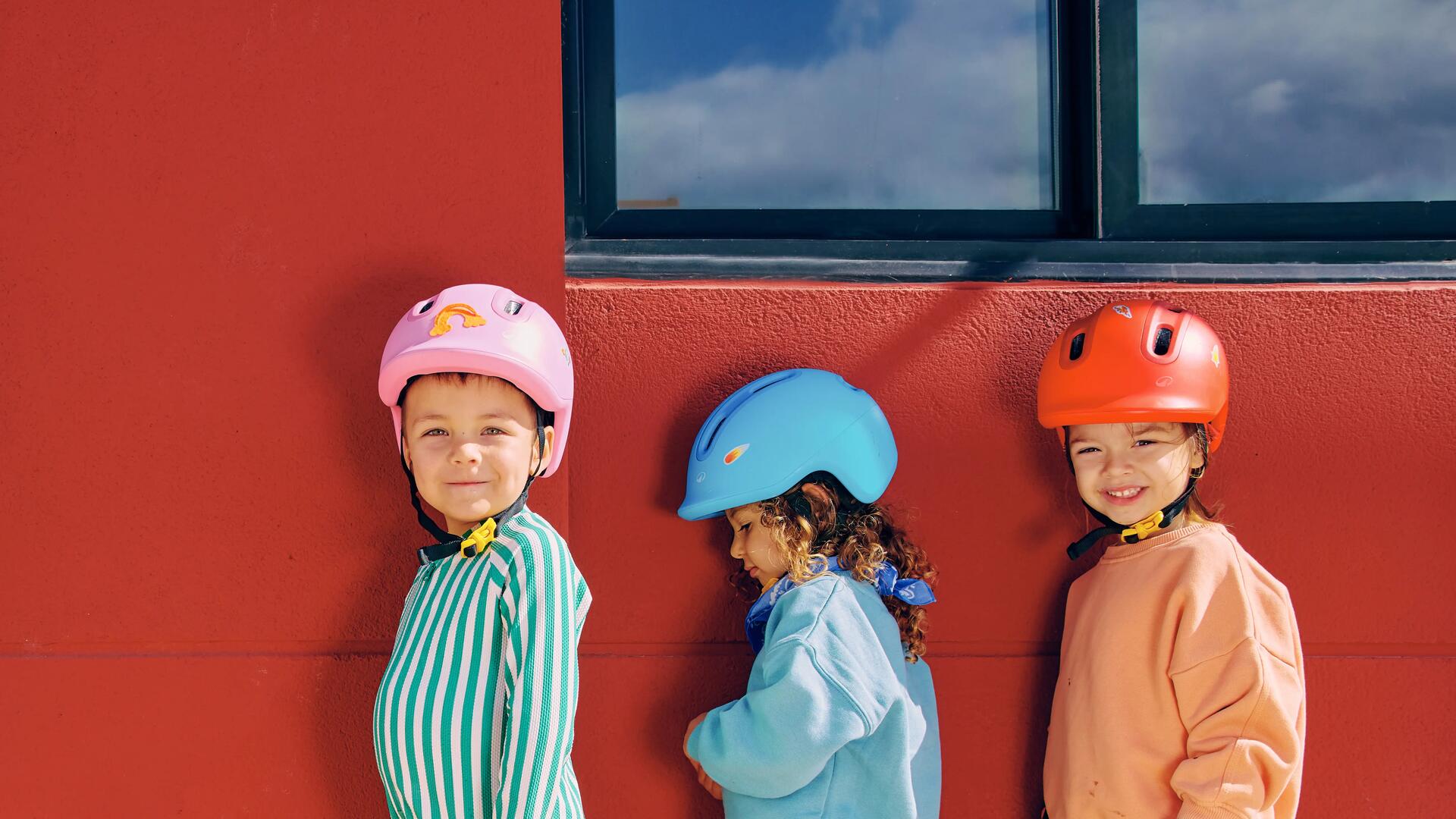 HOW TO CHOOSE THE RIGHT SIZE HELMET FOR YOUR CHILD.