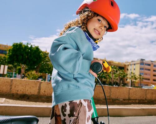 HOW TO CHOOSE THE RIGHT SIZE HELMET FOR YOUR CHILD.