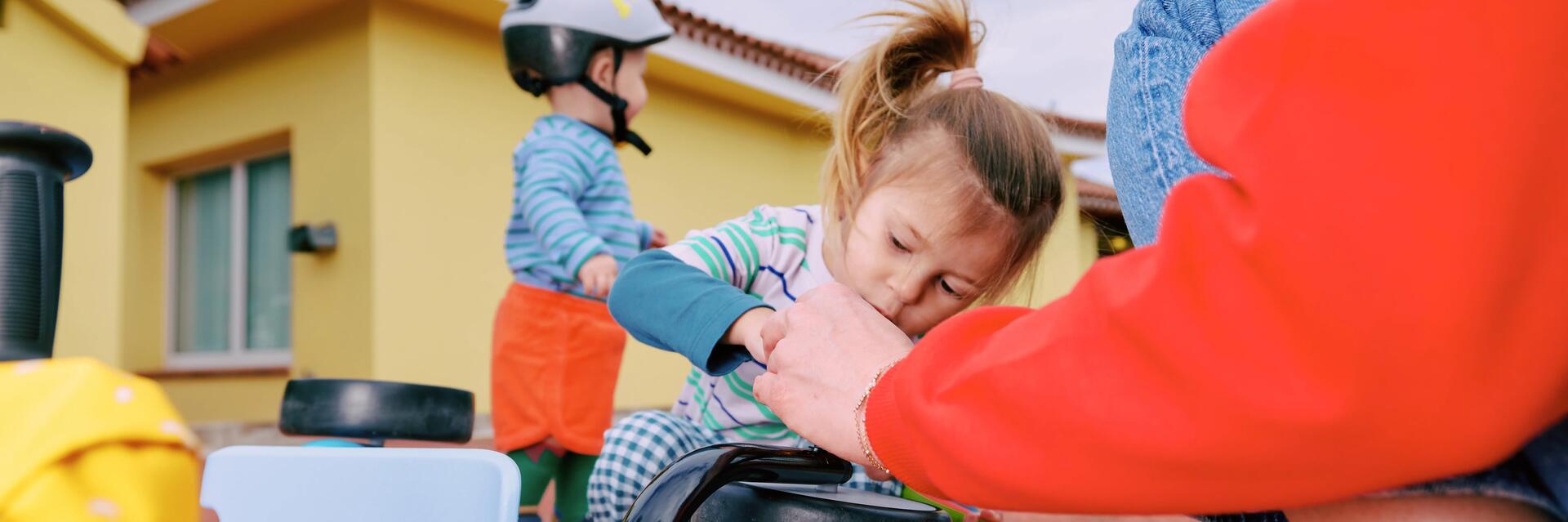 preparing-for-a-mountain-bike-ride-with-the-kids