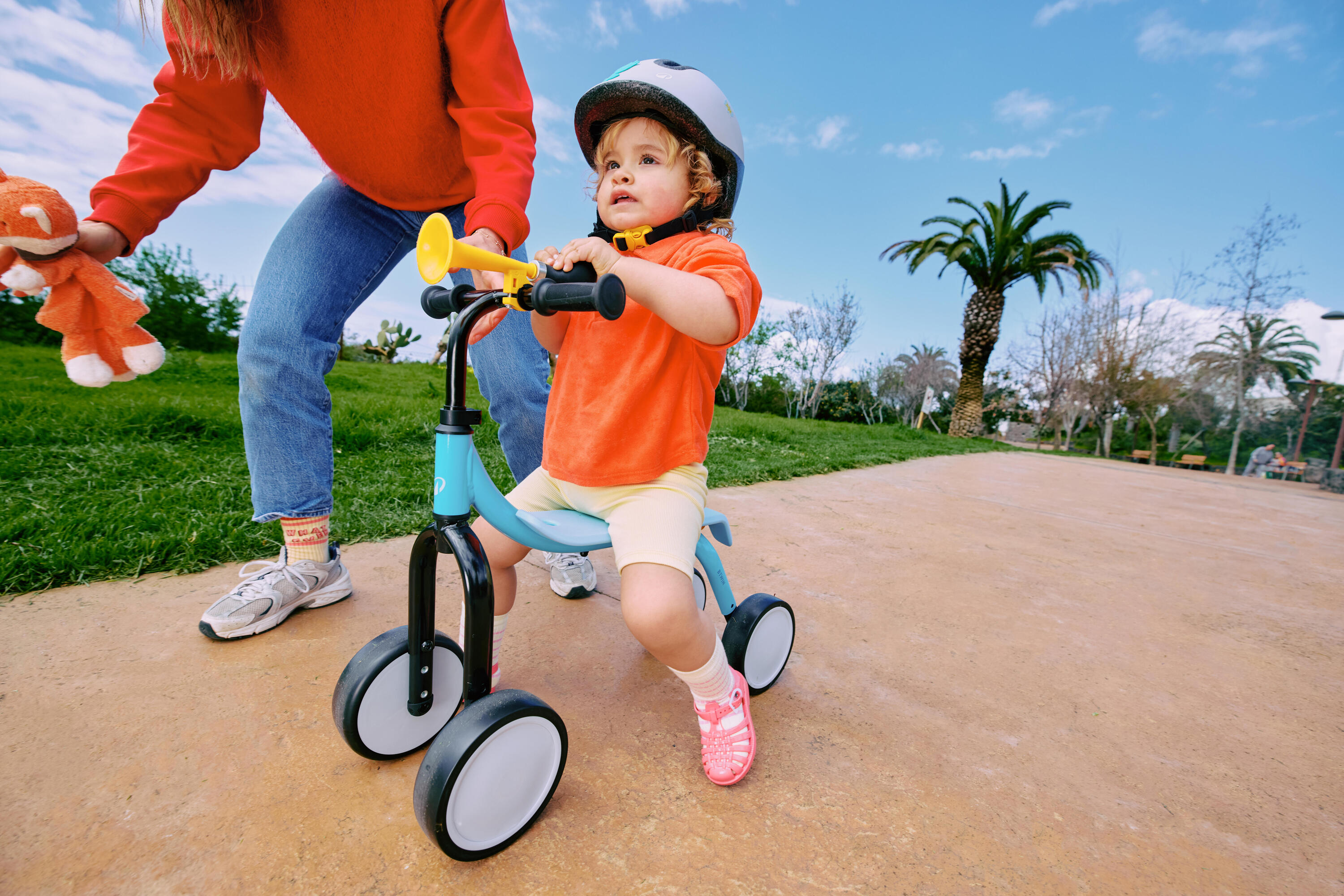Dětská cyklistická helma pro nejmenší Play 100 44–55 cm 17/21