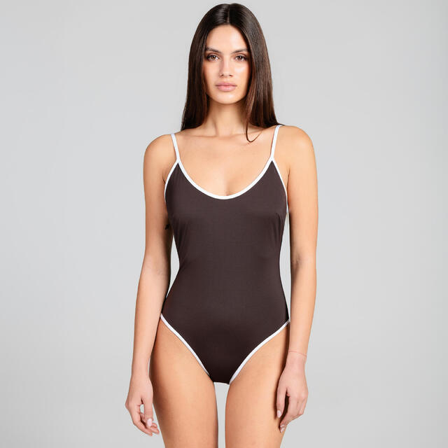 Costume intero donna Olimpionico in tessuto riciclato GRS marrone bordato bianco