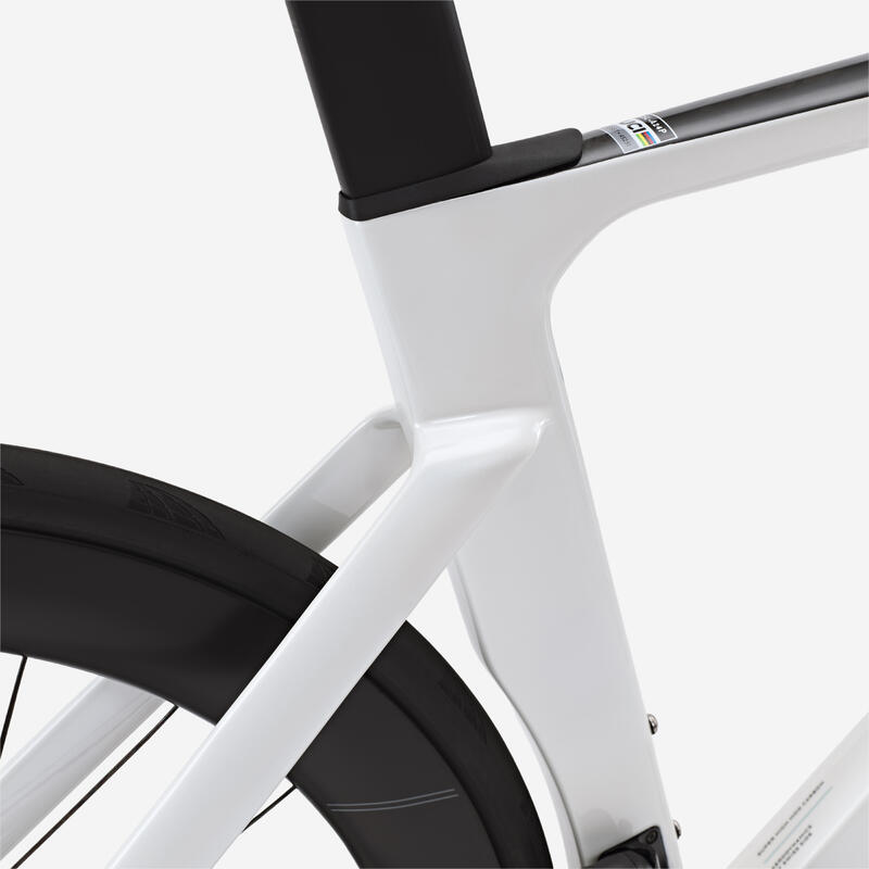 Silniční kolo RCR-F2 Pro Shimano Ultegra Di2 2×12 rychlostí se snímačem výkonu