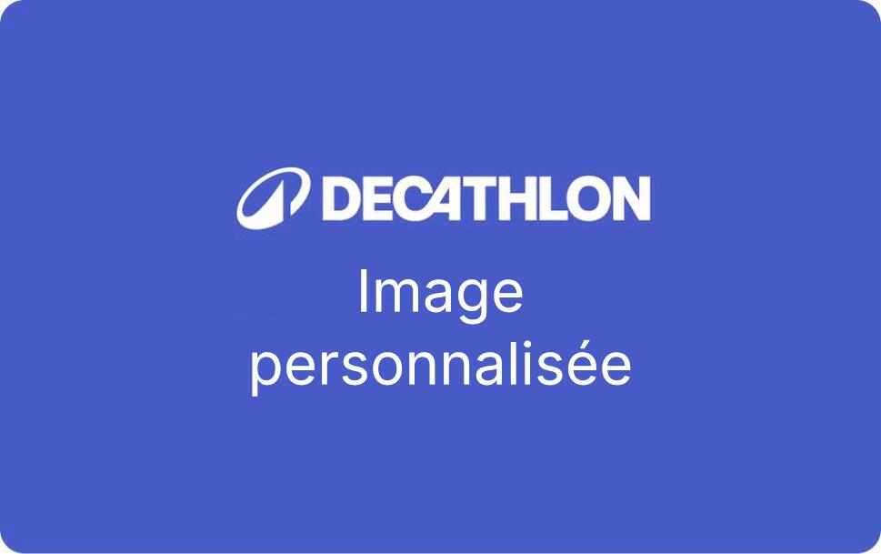 Une carte-cadeau Décathlon bleue avec le logo au centre
