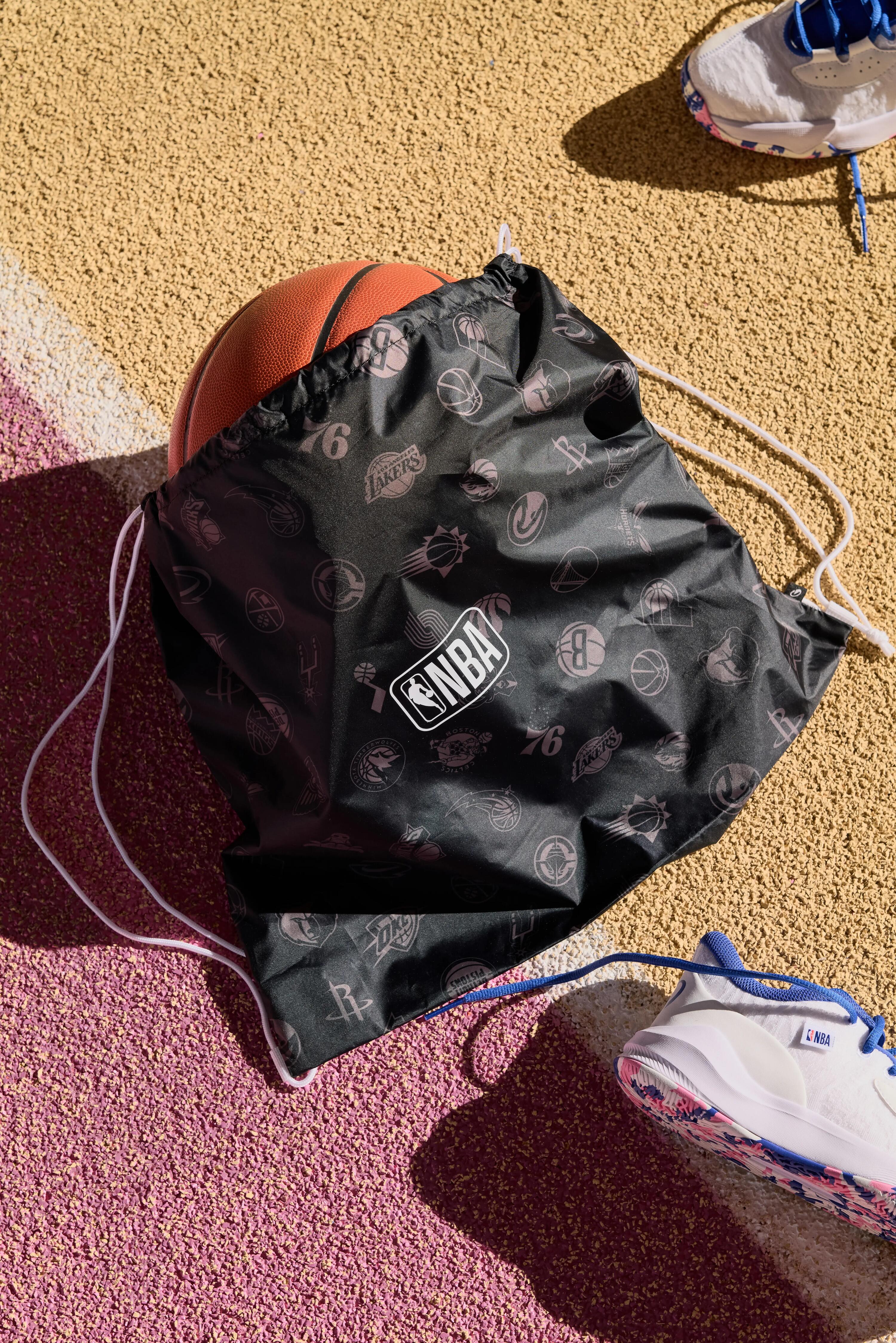 Sac à dos de basket NBA 12 litres à cordons, noir 7/8