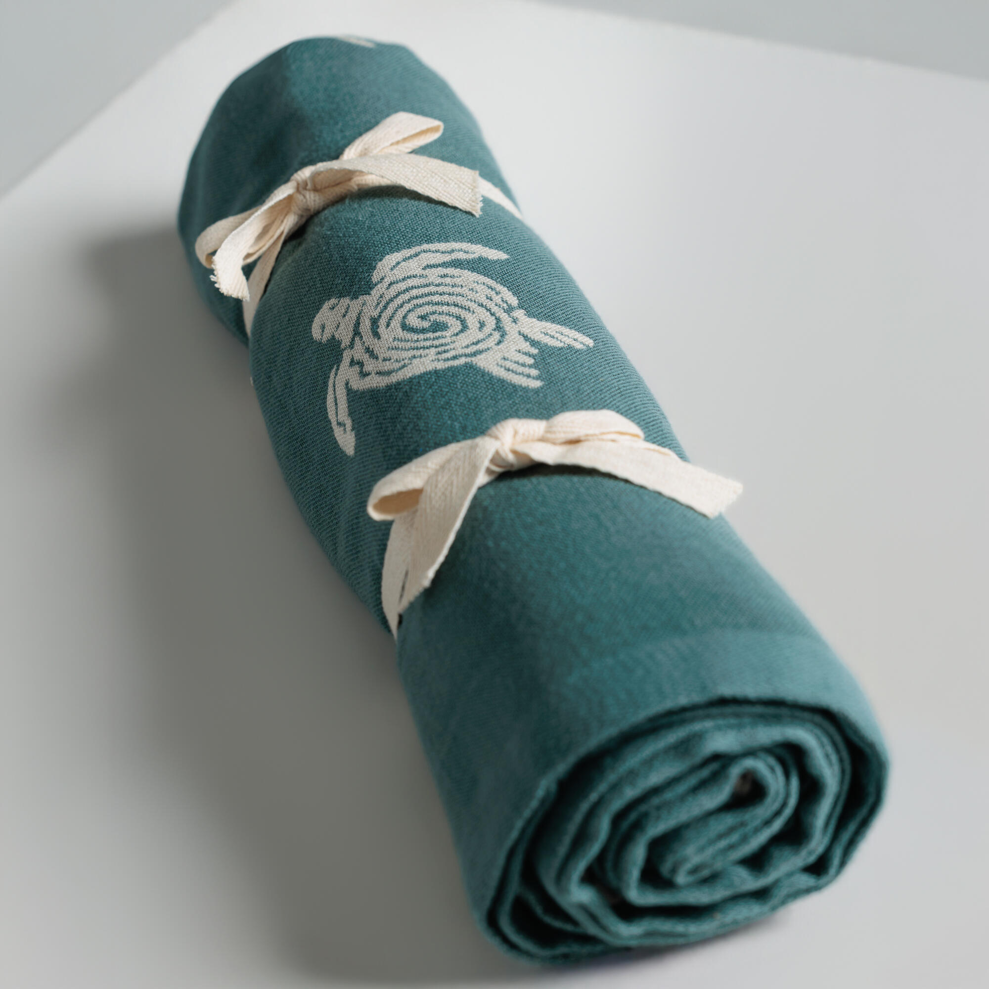 Telo mare pareo bamboo Le Blu motivo tartarughe verde 3/4