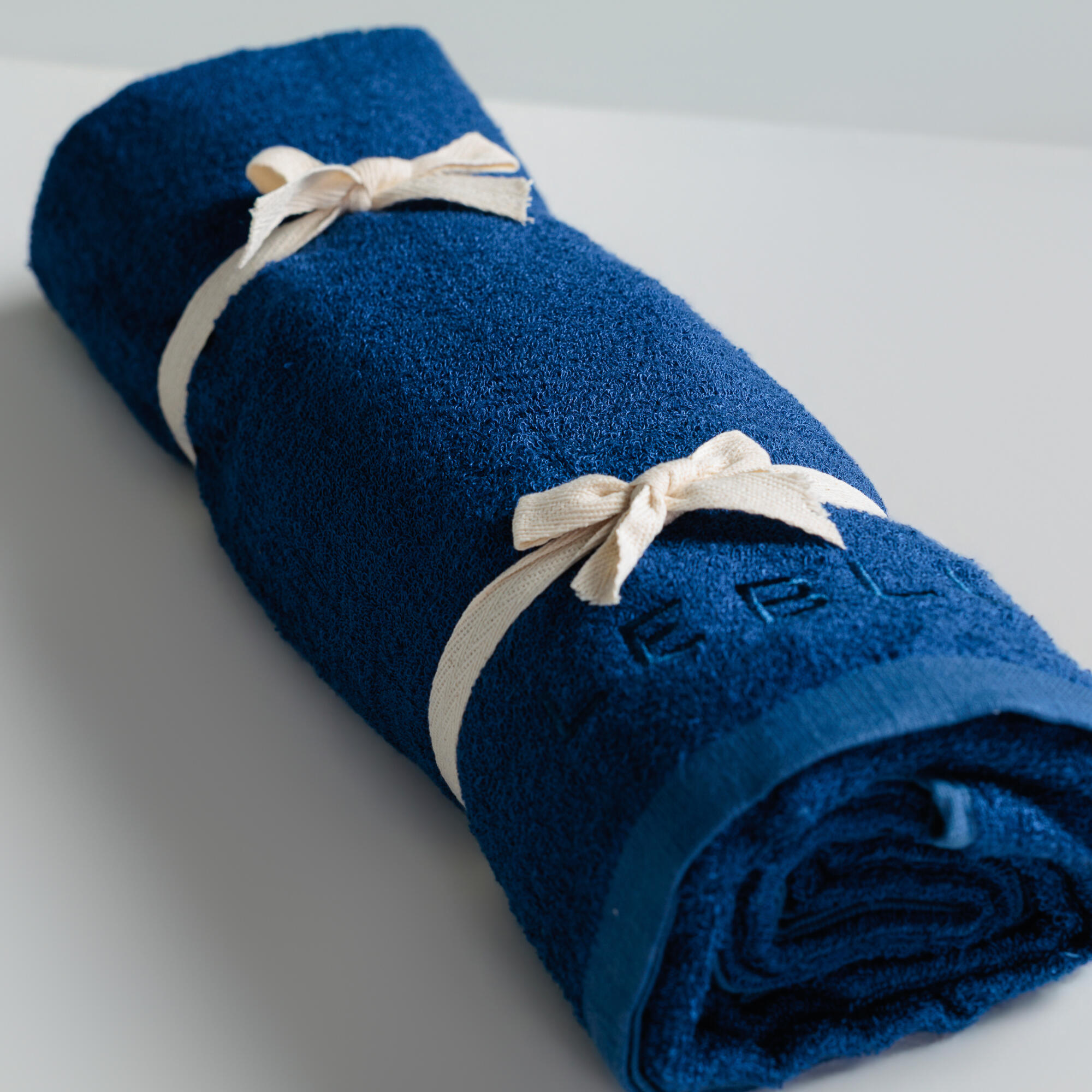 Telo mare in spugna bamboo e cotone blu 6/8