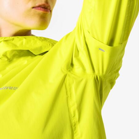 Куртка жіноча Run Rain 900 для бігу водонепроникна зелена
