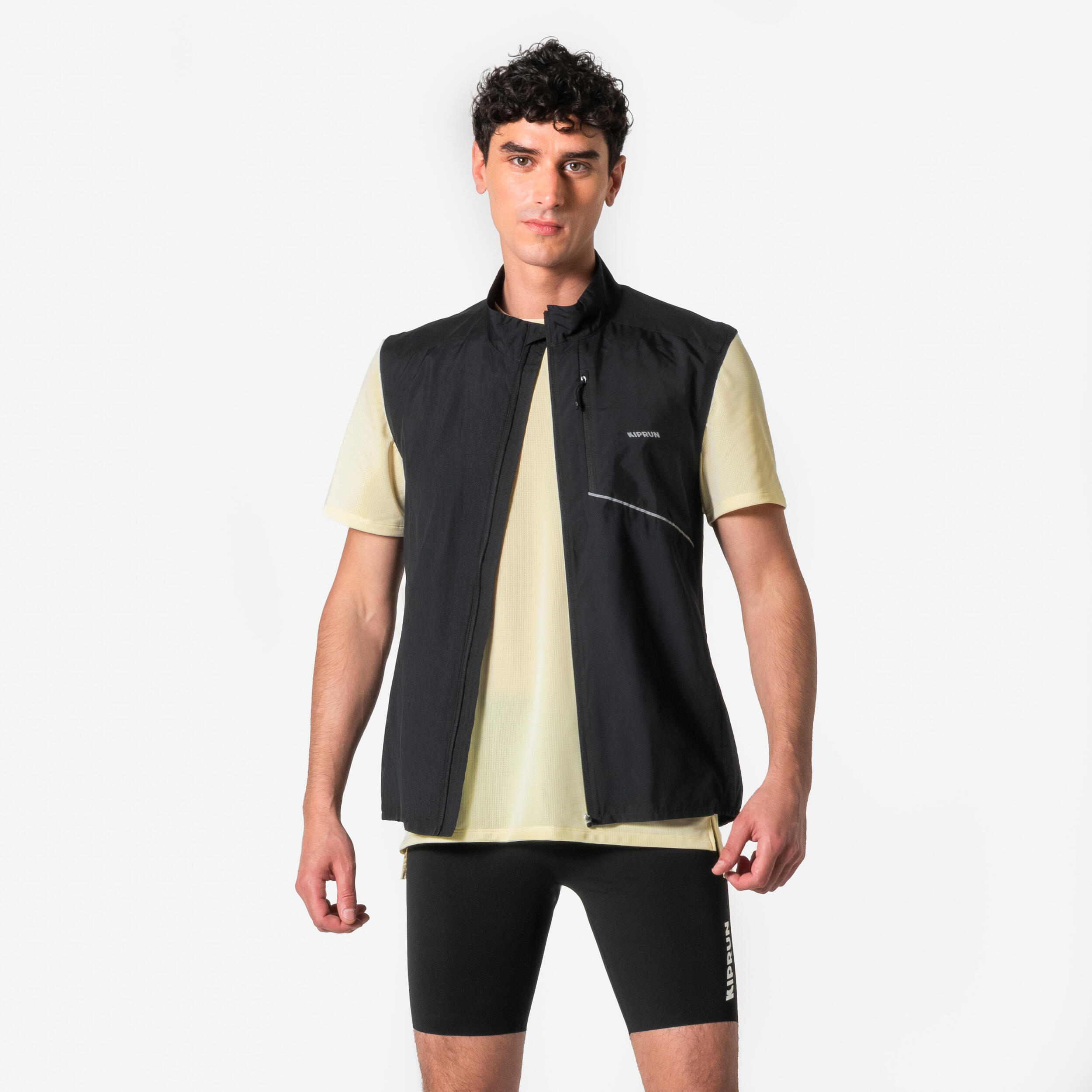 KIPRUN Run 500 Men's Sleeveless Windproof Running Jacket - Black