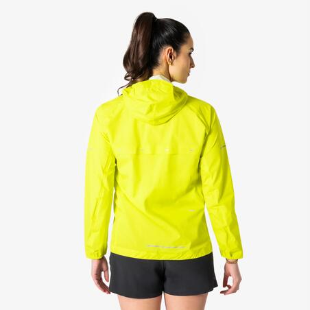 Куртка жіноча Run Rain 900 для бігу водонепроникна зелена