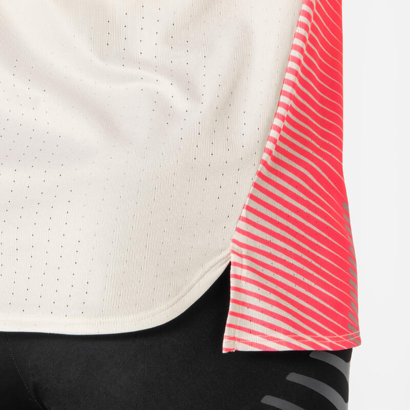 Tricou de alergare Kiprun PROTEAM bej-roz bărbați
