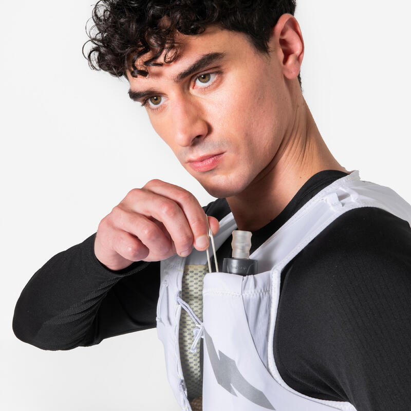 Vestă de hidratare la alergare unisex - KIPRUN PROTEAM 5 alb